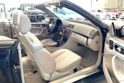 sininen Mercedes-Benz CLK 2002 kuva 22.