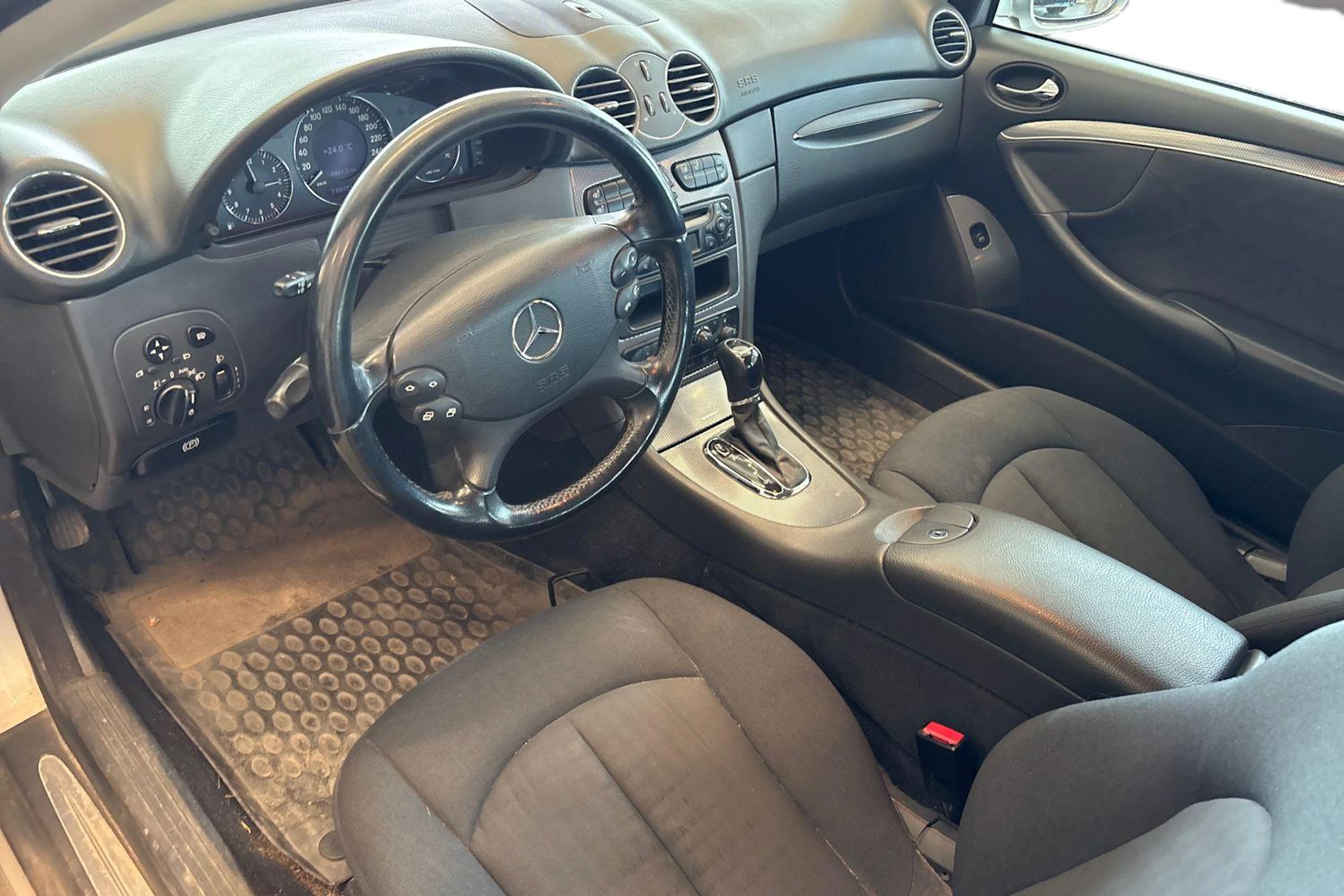 harmaa Mercedes-Benz CLK 2003 kuva 8.