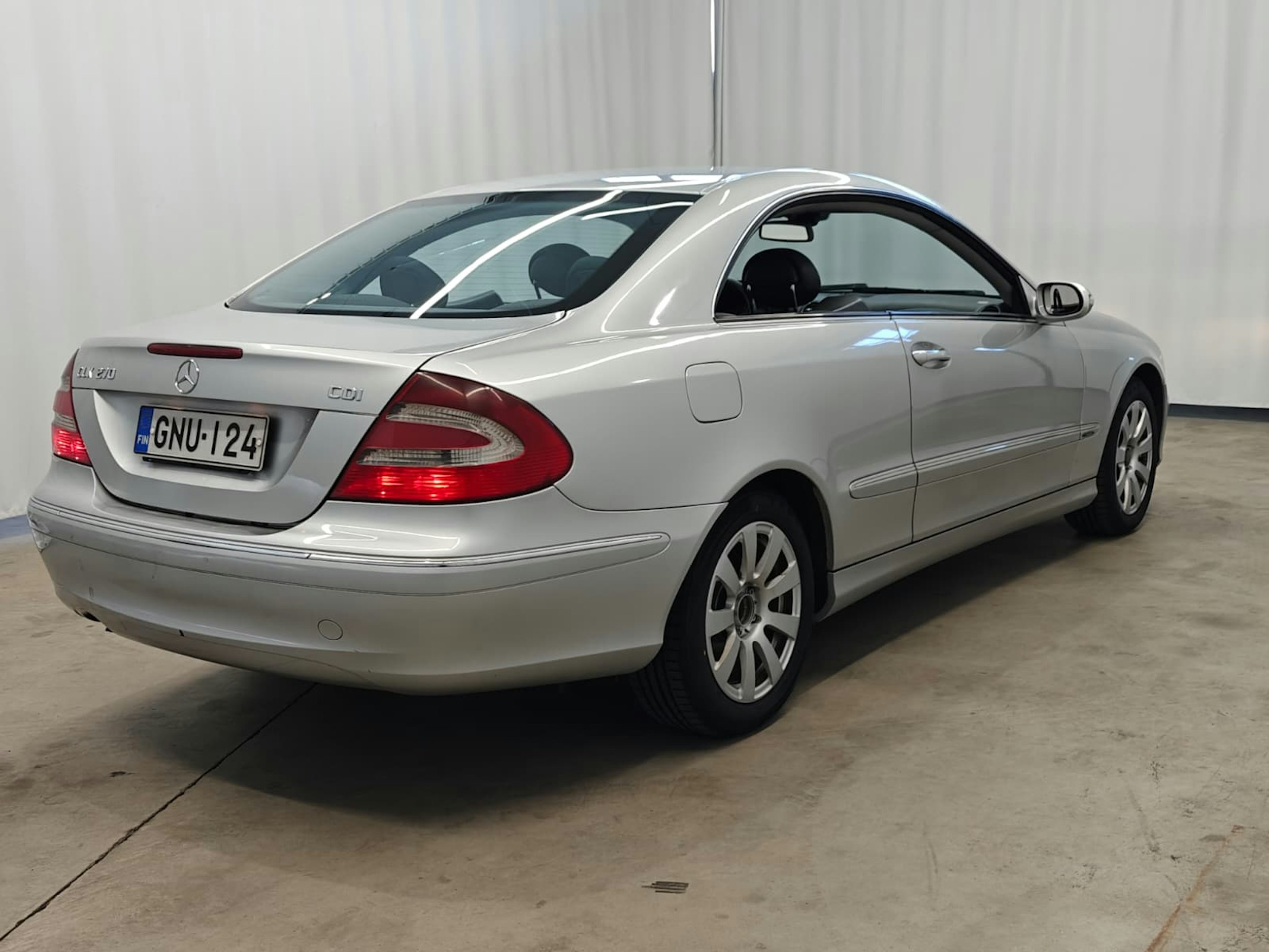 harmaa Mercedes-Benz CLK 2004 kuva 3.