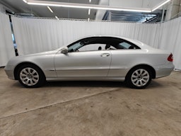 harmaa Mercedes-Benz CLK 2004 kuva 6.