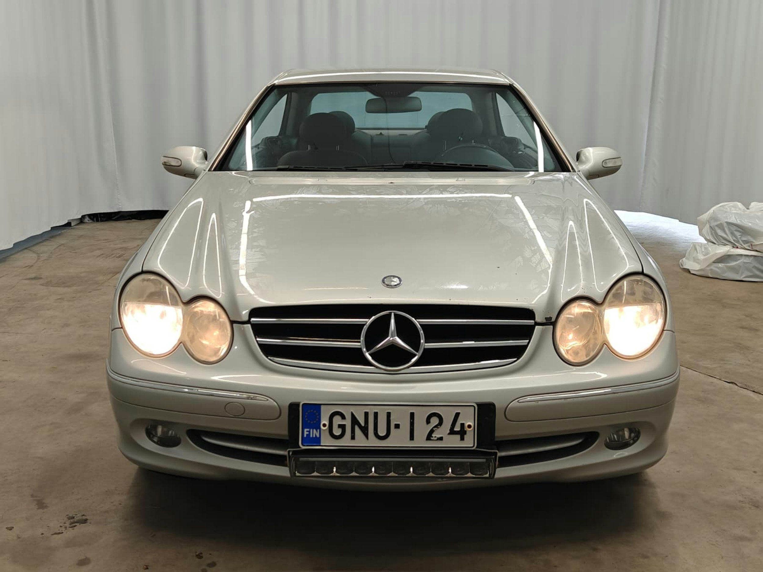 harmaa Mercedes-Benz CLK 2004 kuva 8.