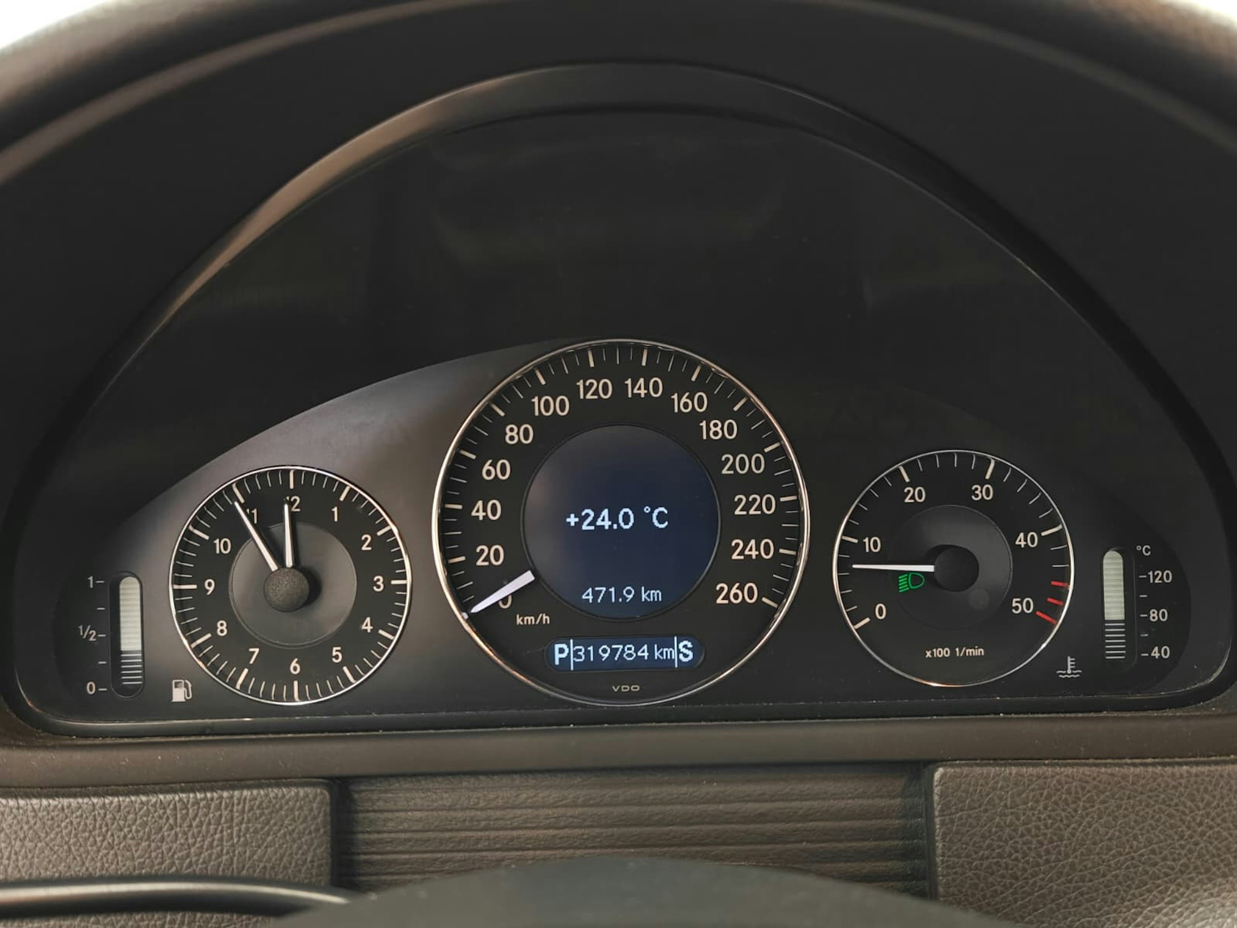 harmaa Mercedes-Benz CLK 2004 kuva 11.