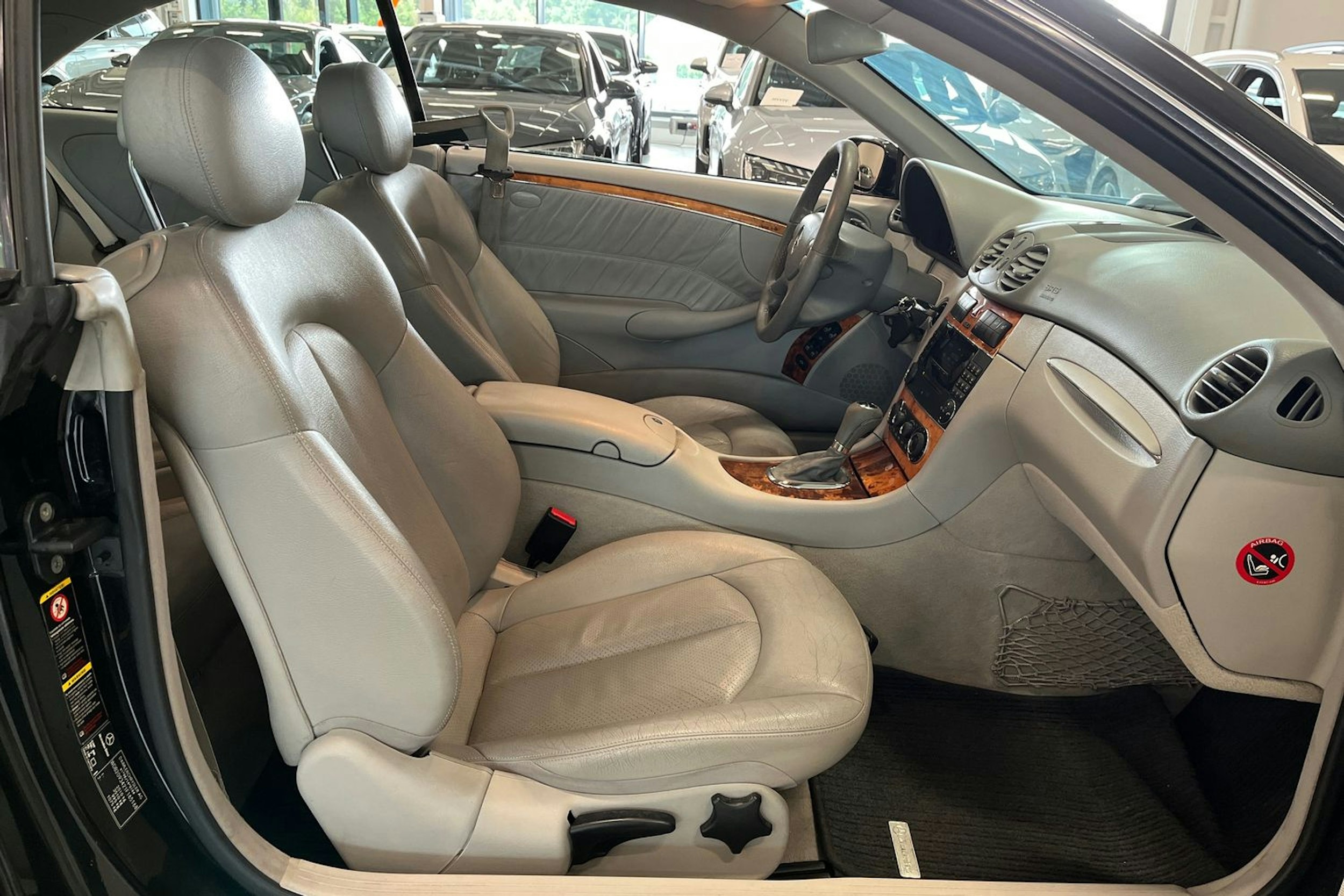 musta Mercedes-Benz CLK 2006 kuva 14.