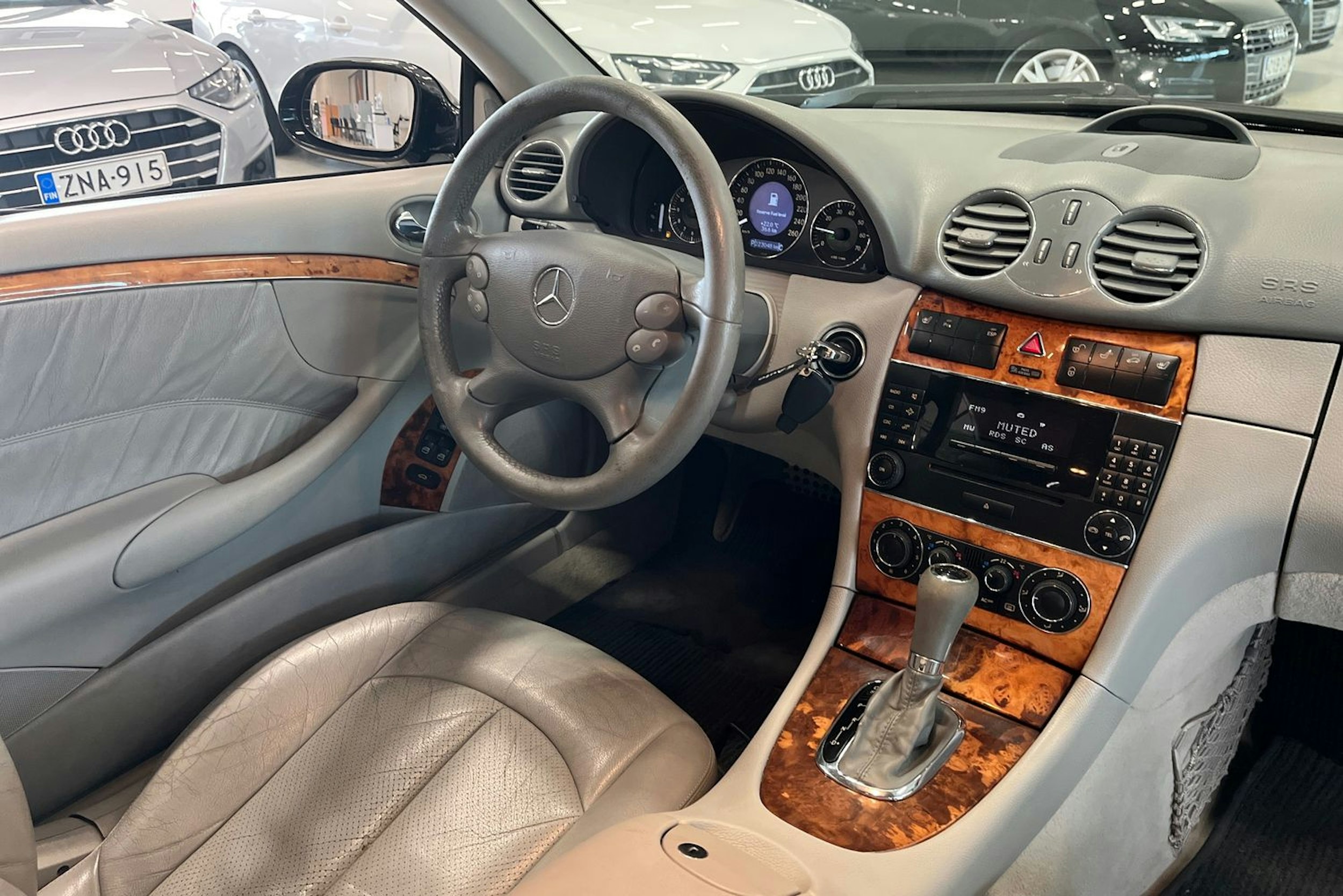 musta Mercedes-Benz CLK 2006 kuva 15.