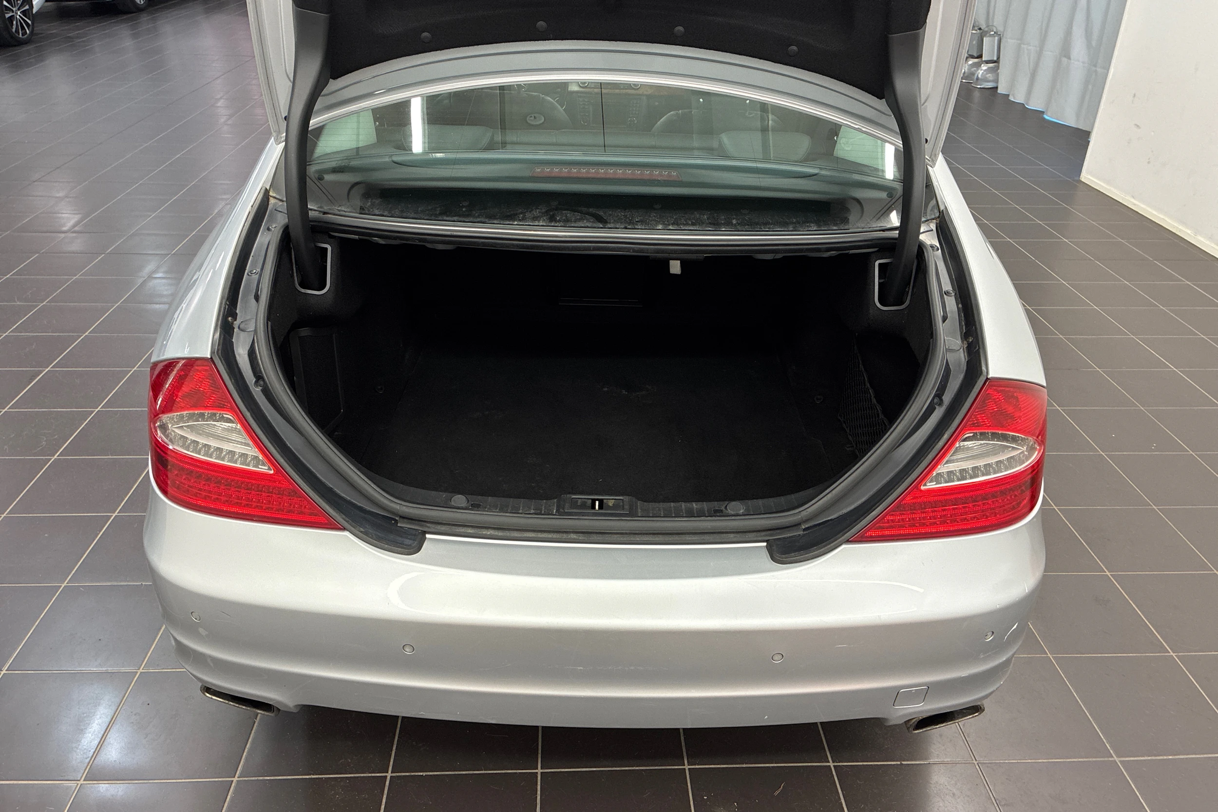 Hopea Mercedes-Benz CLS 2009 kuva 22.