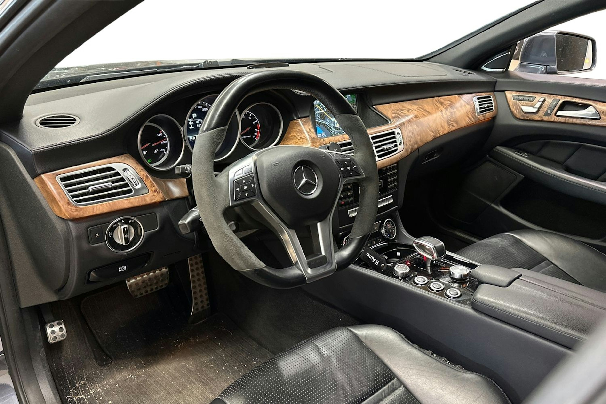 harmaa Mercedes-Benz CLS 63 AMG 2011 kuva 3.