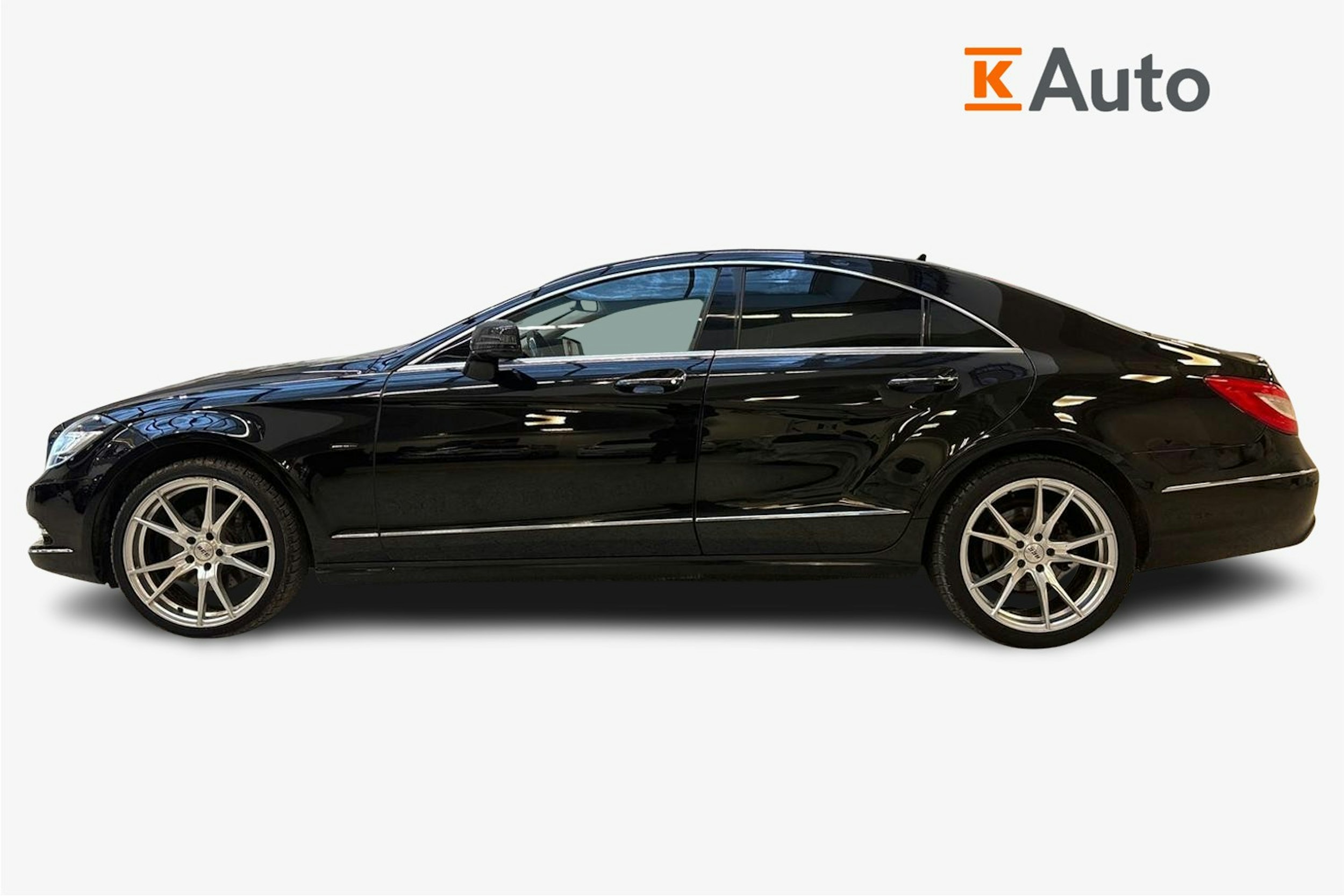 musta Mercedes-Benz CLS 2011 kuva 6.