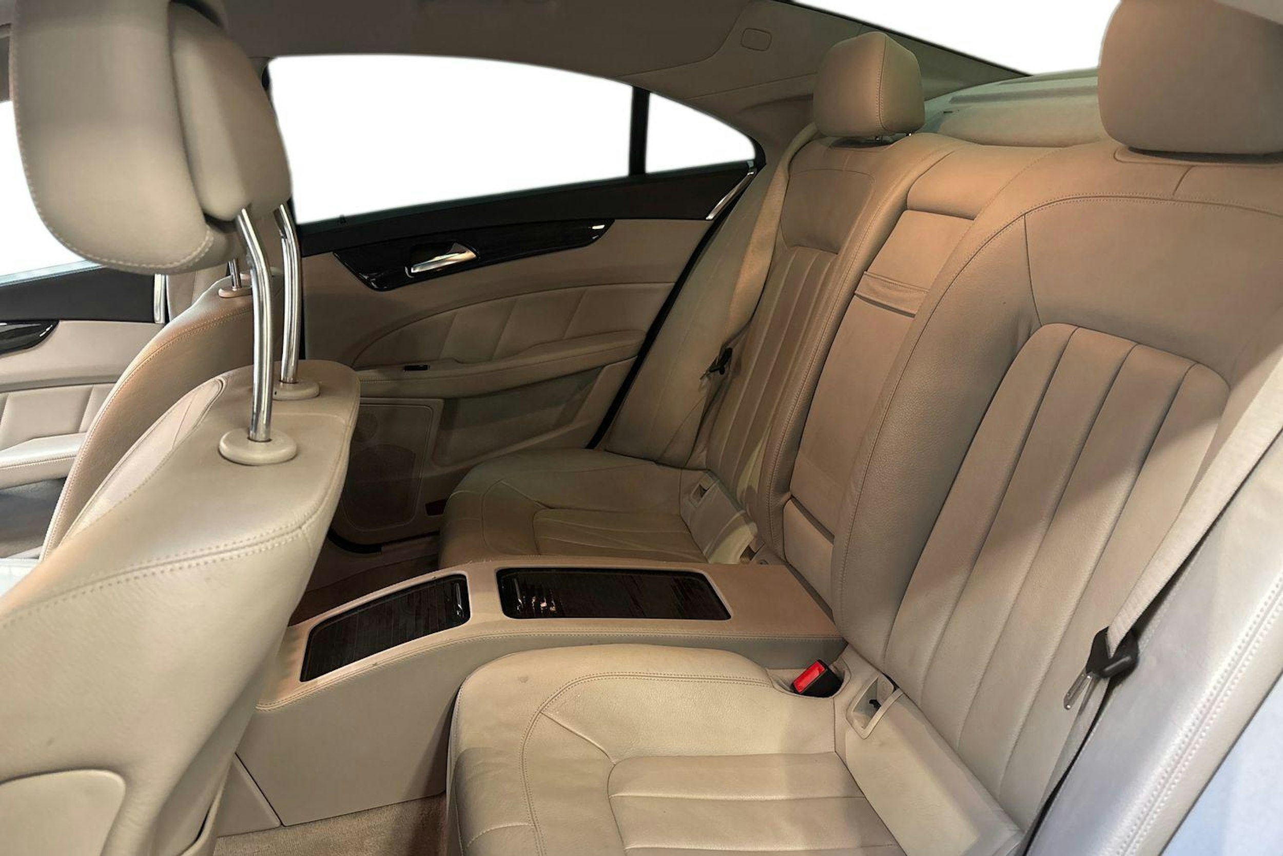 musta Mercedes-Benz CLS 2011 kuva 10.