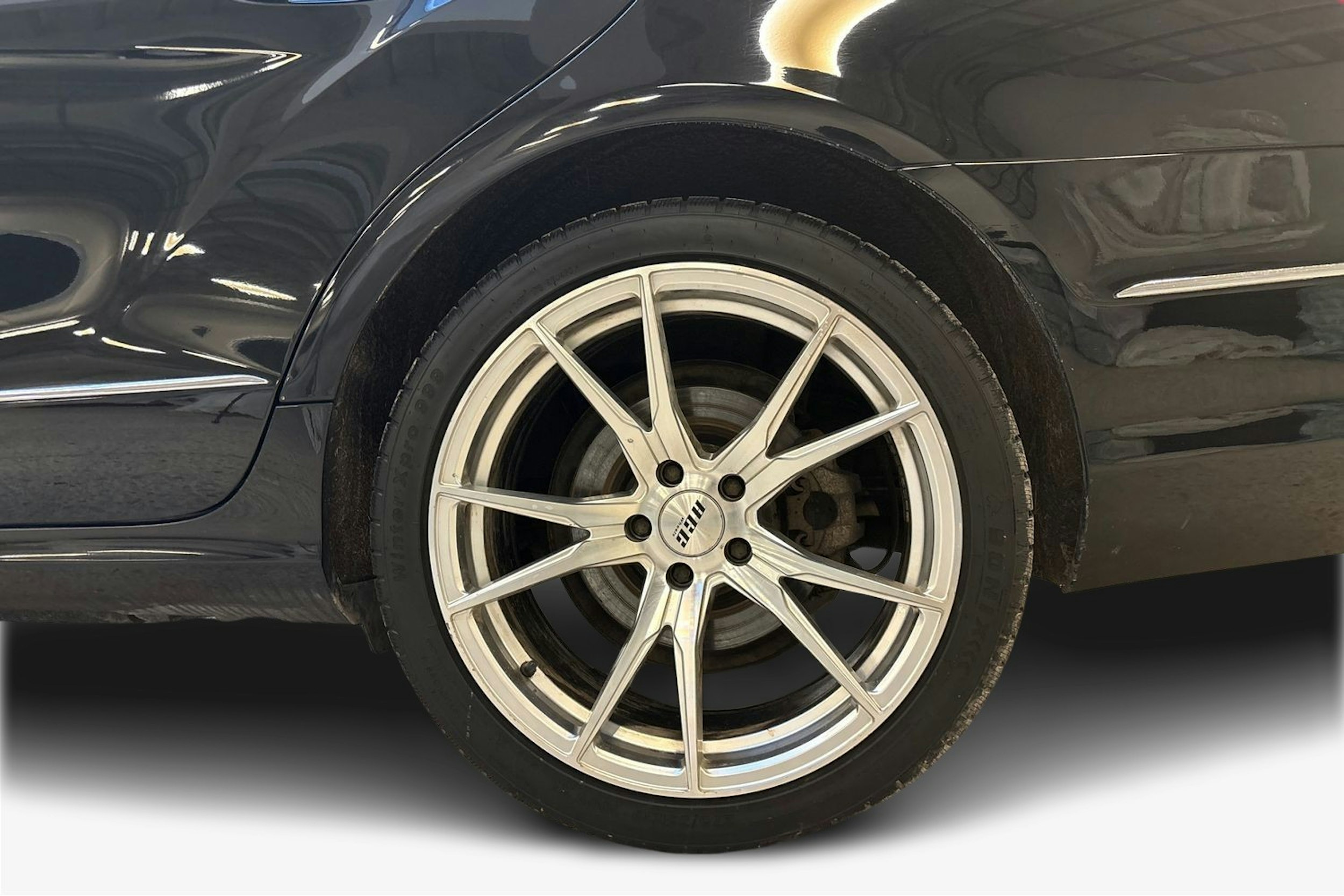 musta Mercedes-Benz CLS 2011 kuva 11.