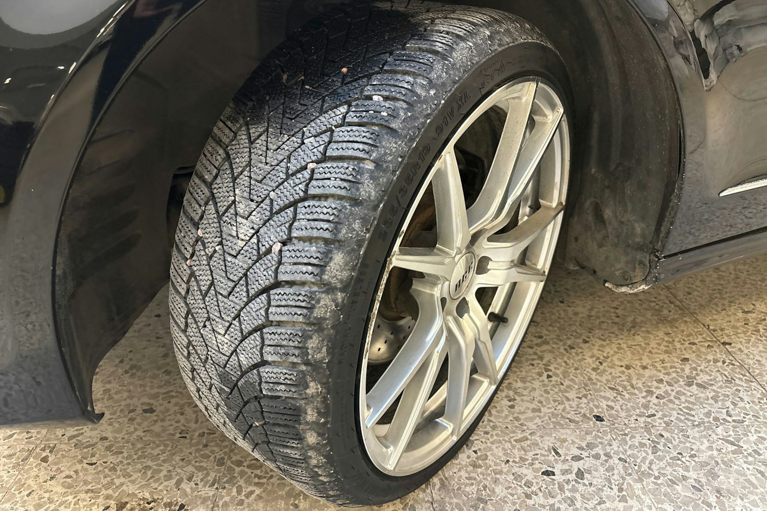 musta Mercedes-Benz CLS 2011 kuva 13.