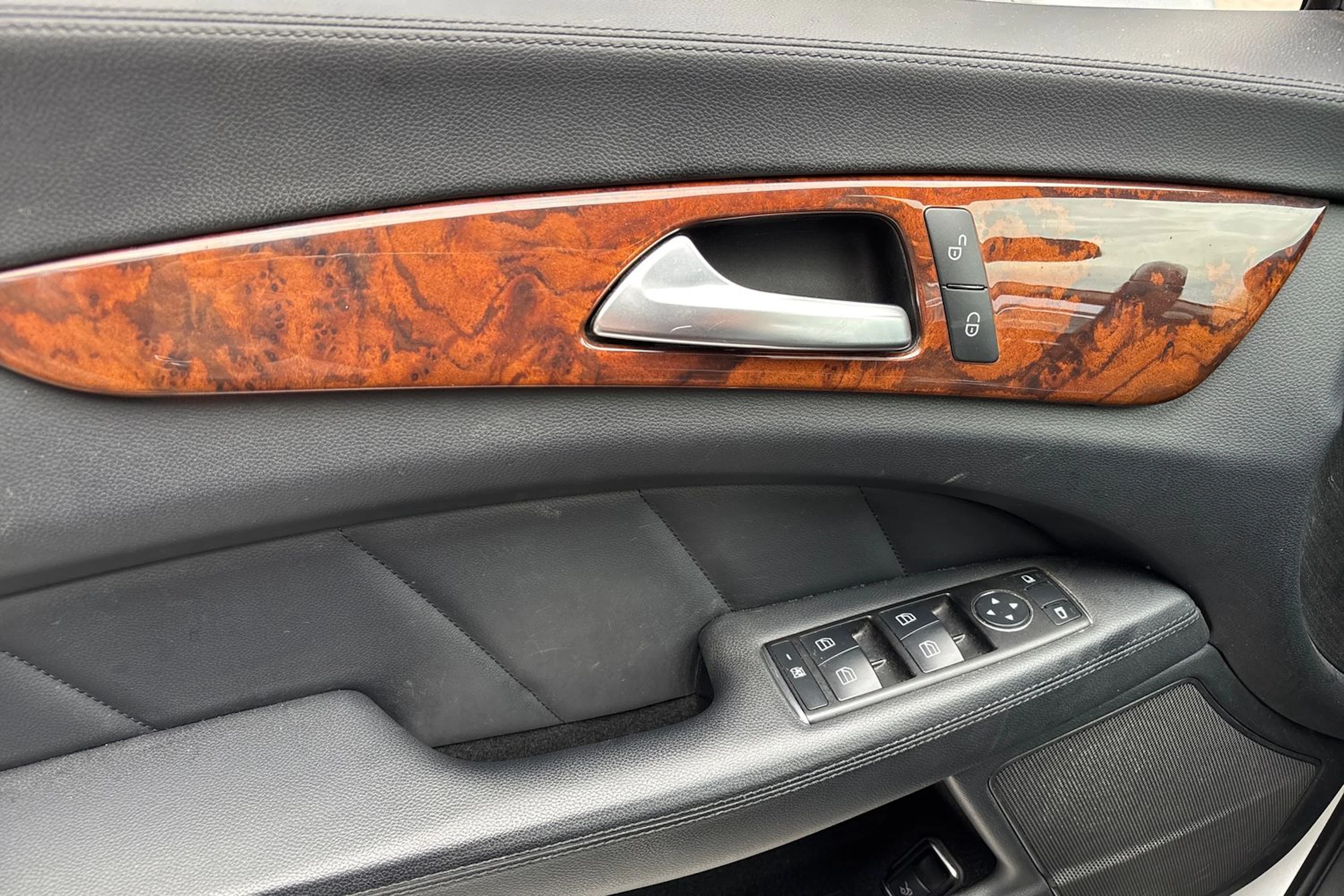 met. harmaa Mercedes-Benz CLS 2011 kuva 18.