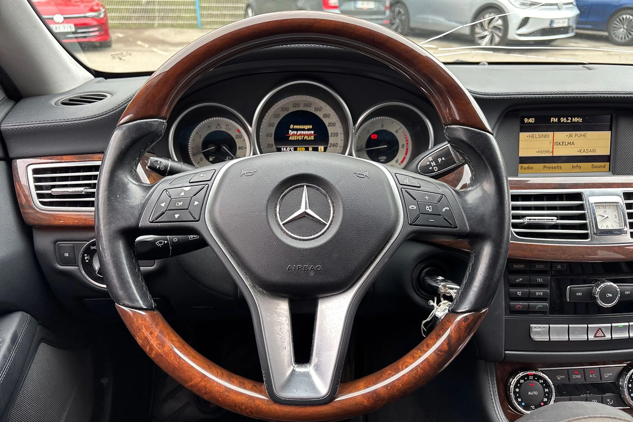 met. harmaa Mercedes-Benz CLS 2011 kuva 21.