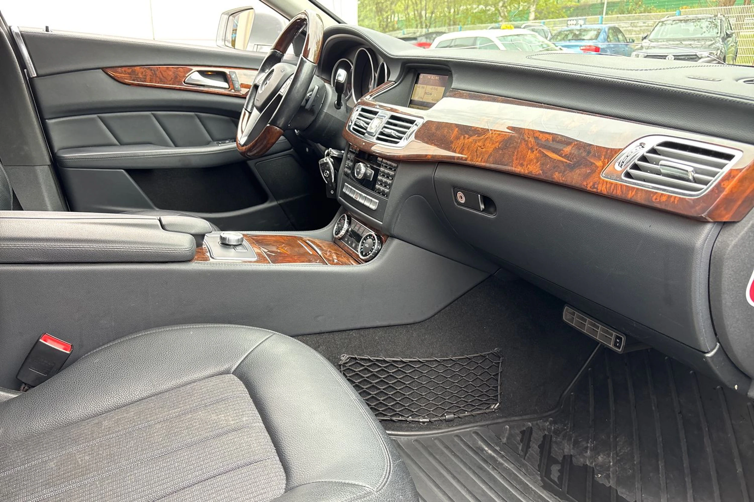 met. harmaa Mercedes-Benz CLS 2011 kuva 26.