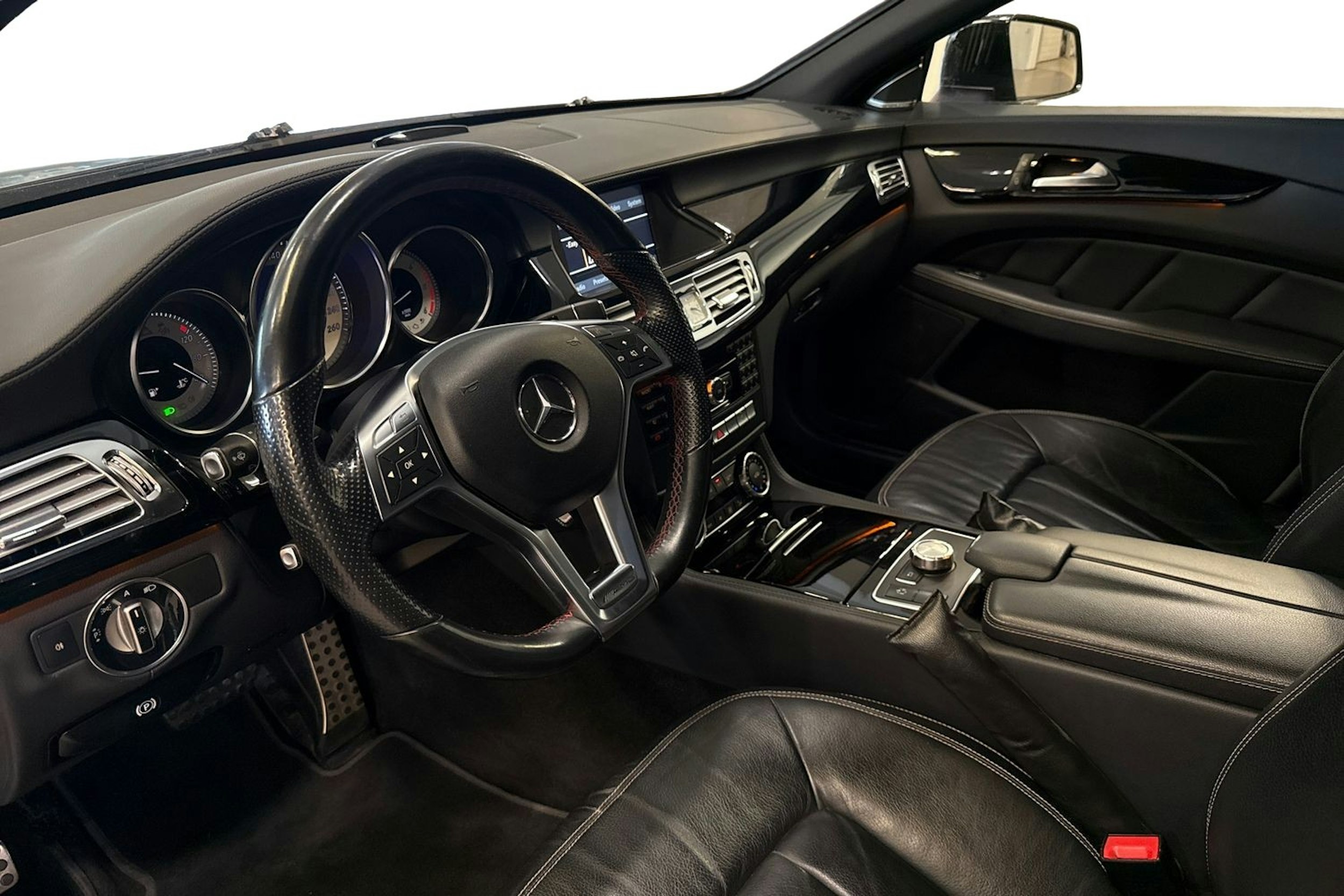 hopea Mercedes-Benz CLS 2011 kuva 7.
