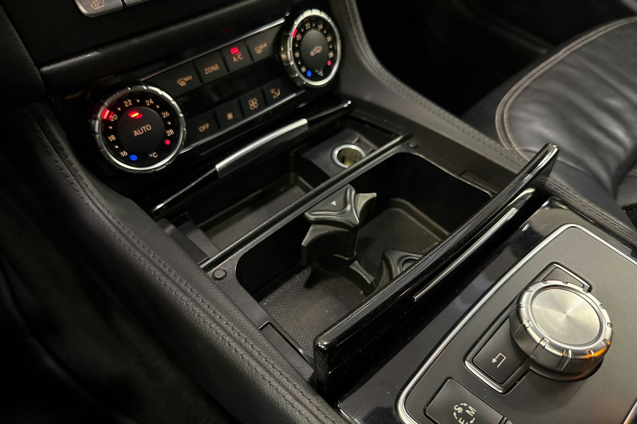 hopea Mercedes-Benz CLS 2011 kuva 27.