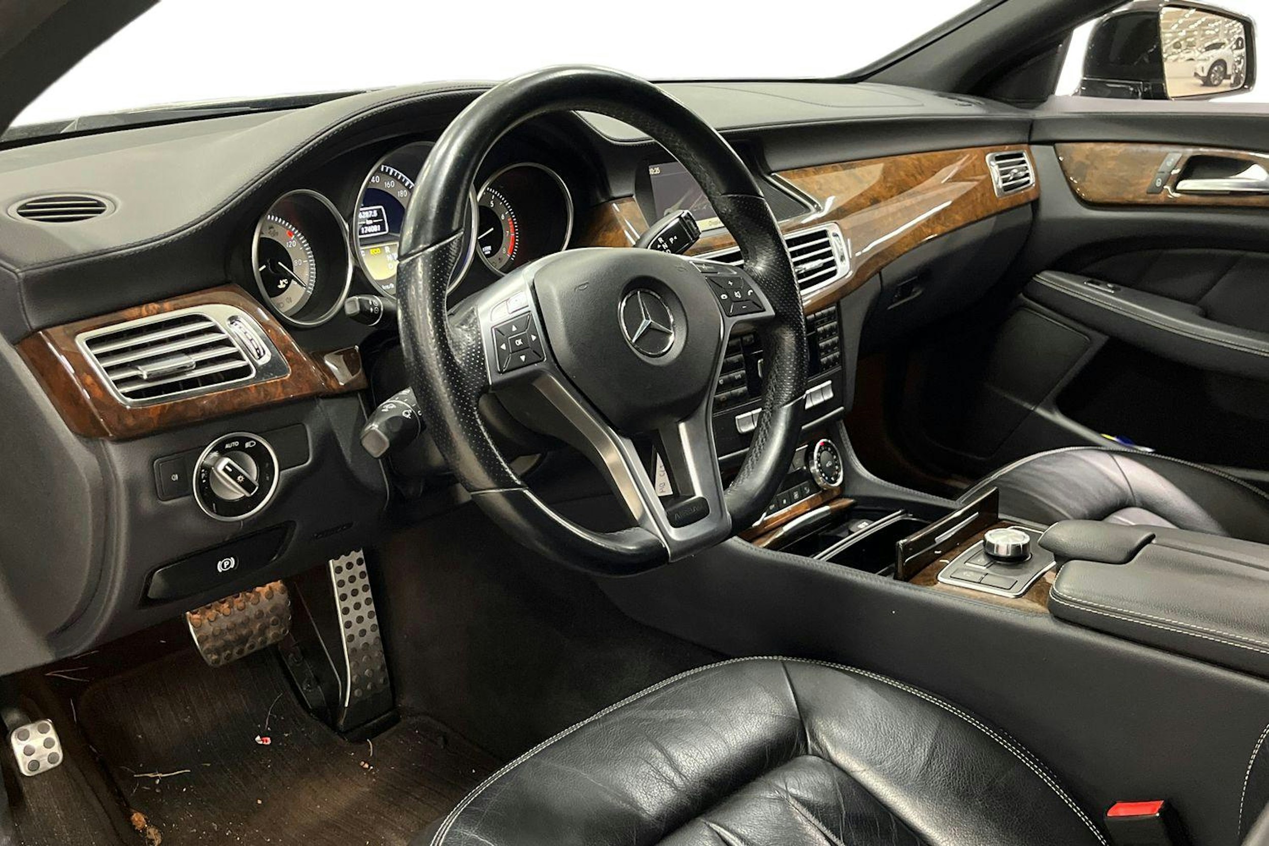 musta Mercedes-Benz CLS 2012 kuva 3.