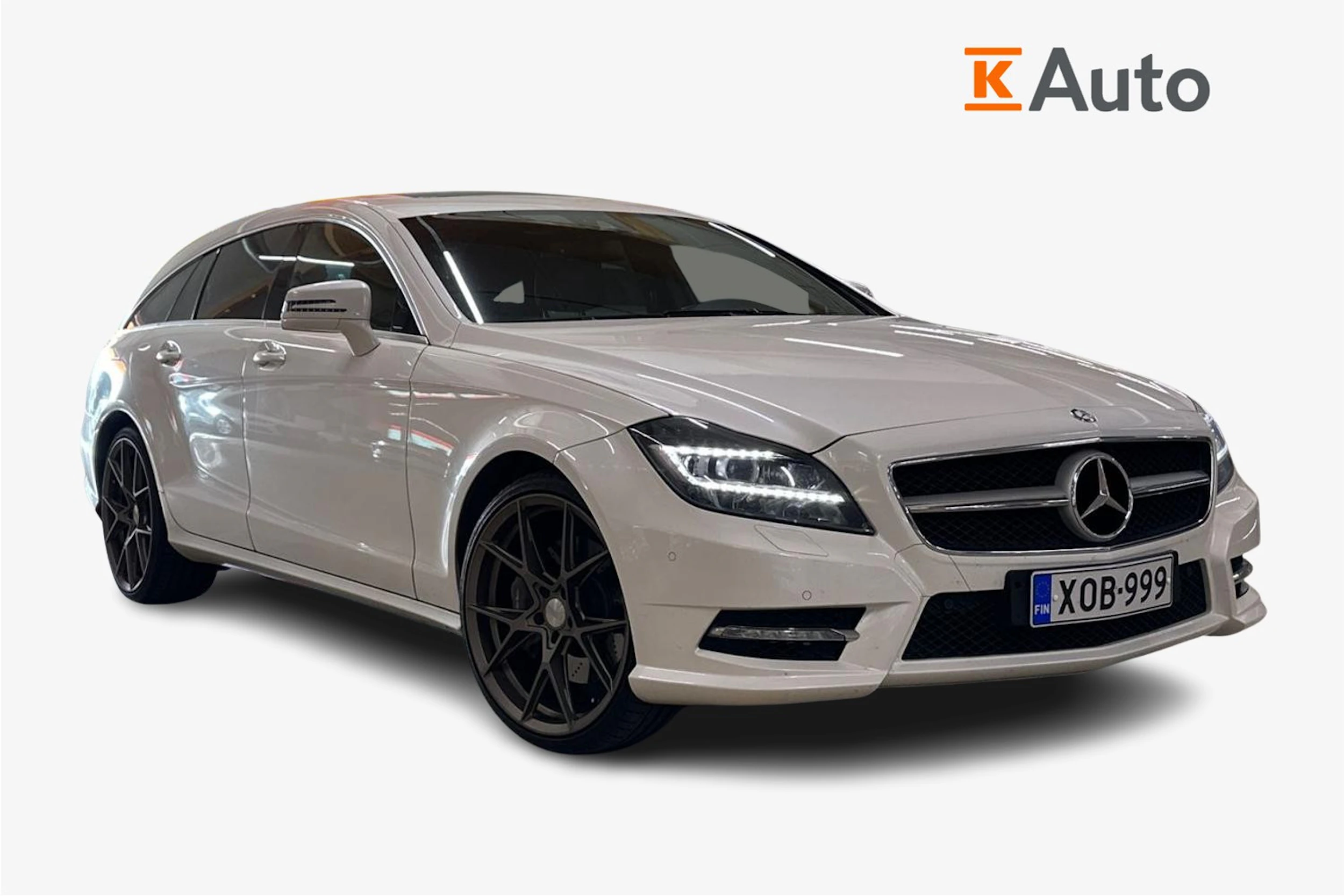 valkoinen Mercedes-Benz CLS 2012 kuva 1.
