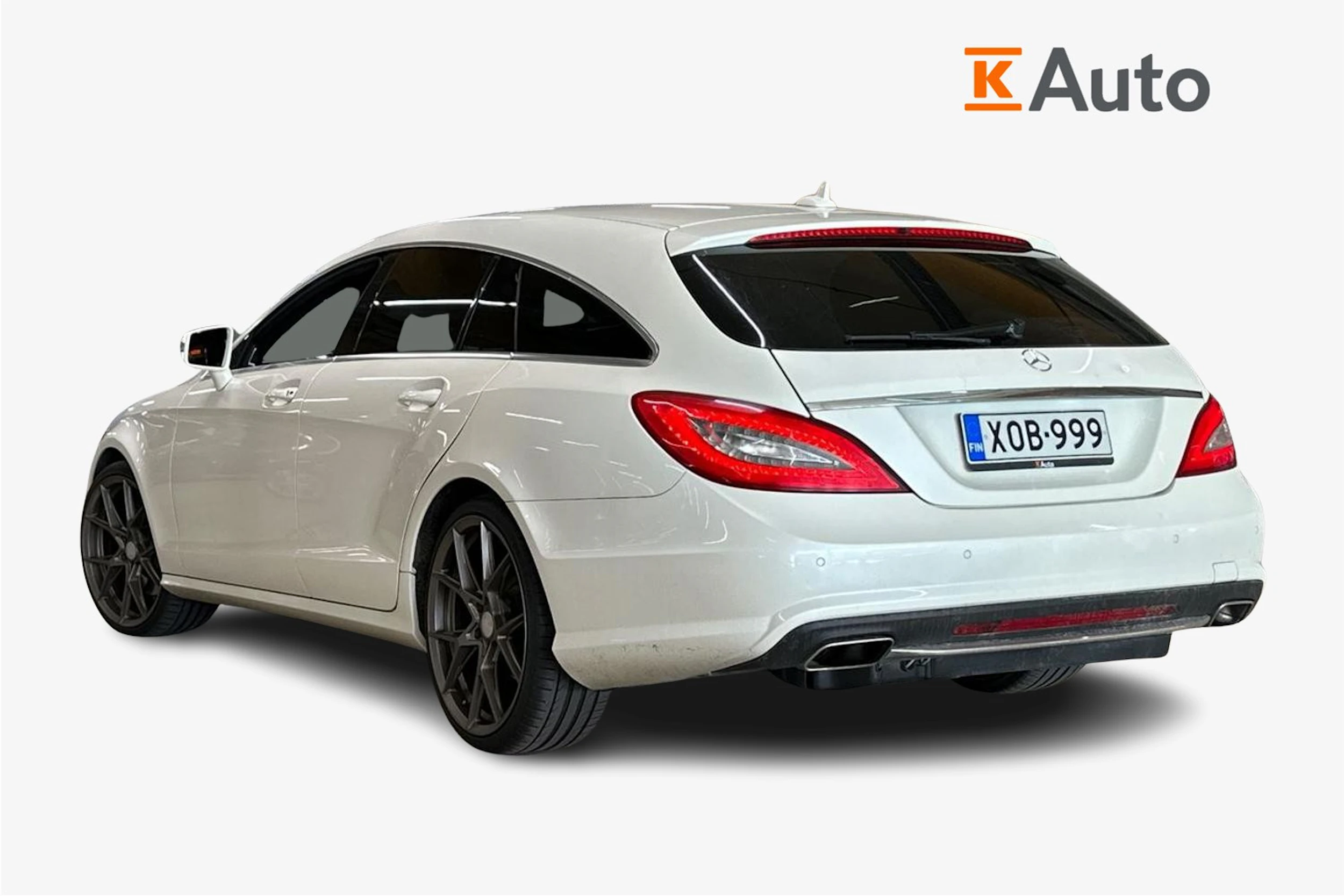 valkoinen Mercedes-Benz CLS 2012 kuva 2.