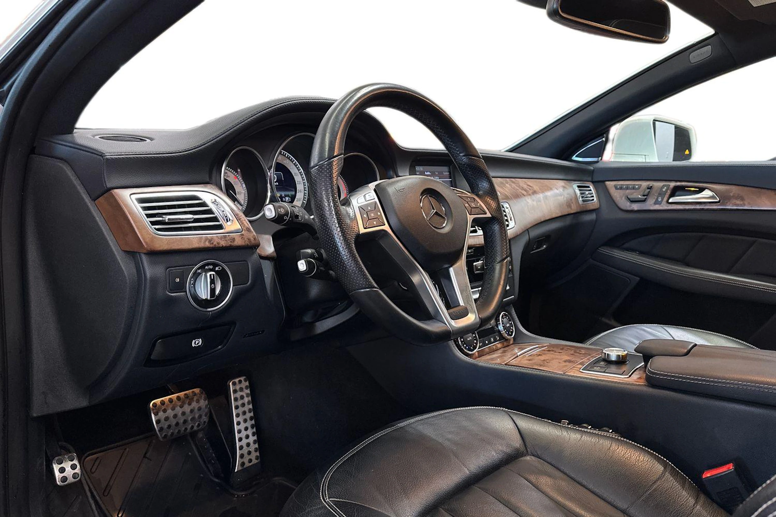 valkoinen Mercedes-Benz CLS 2012 kuva 6.
