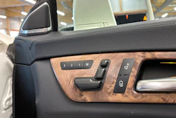 valkoinen Mercedes-Benz CLS 2012 kuva 13.