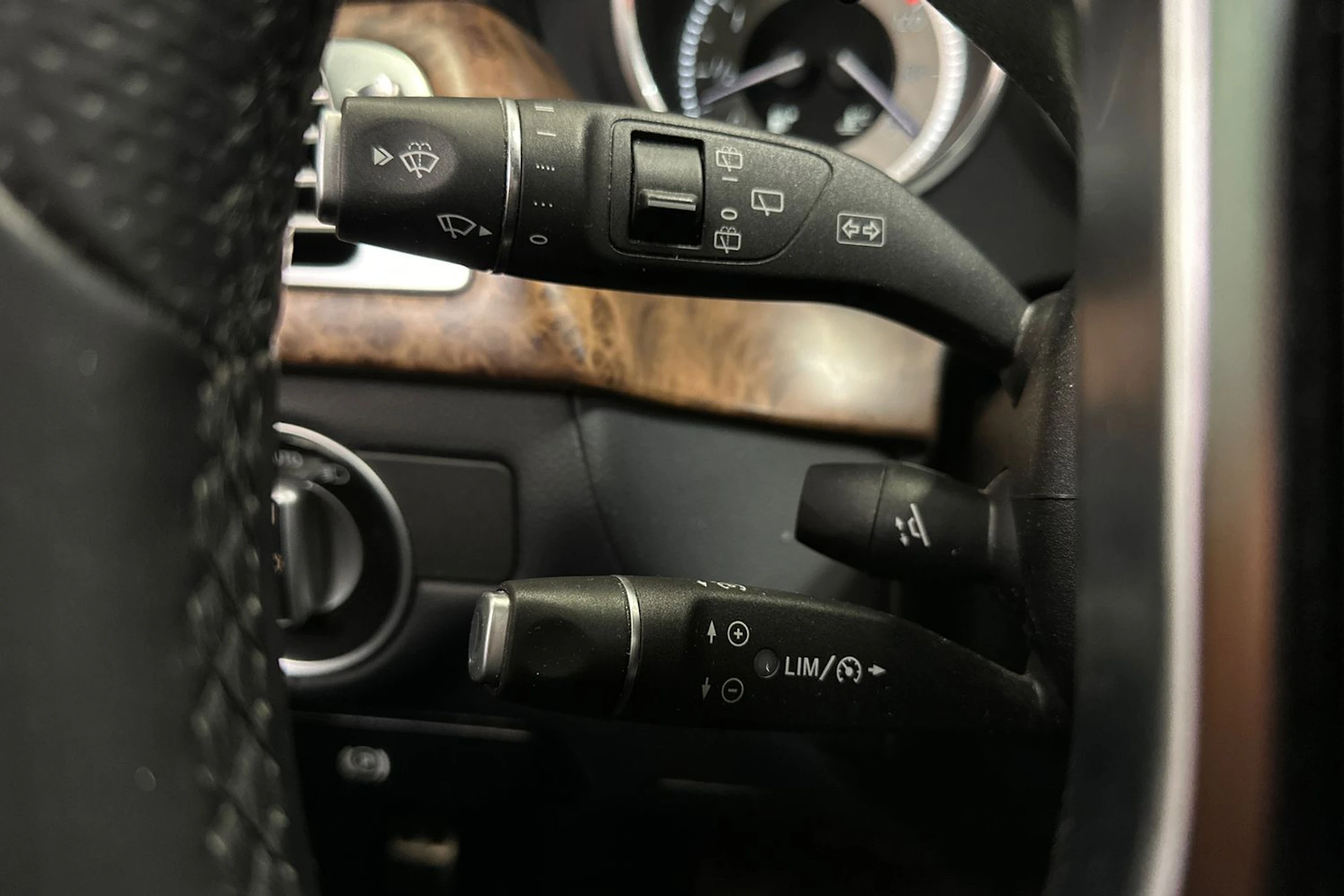 valkoinen Mercedes-Benz CLS 2012 kuva 25.