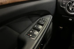 valkoinen Mercedes-Benz CLS 2012 kuva 30.