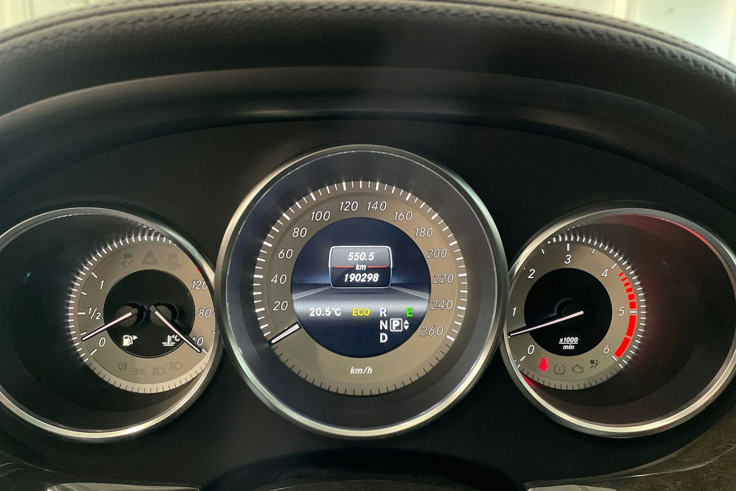 valkoinen Mercedes-Benz CLS 2013 kuva 16.