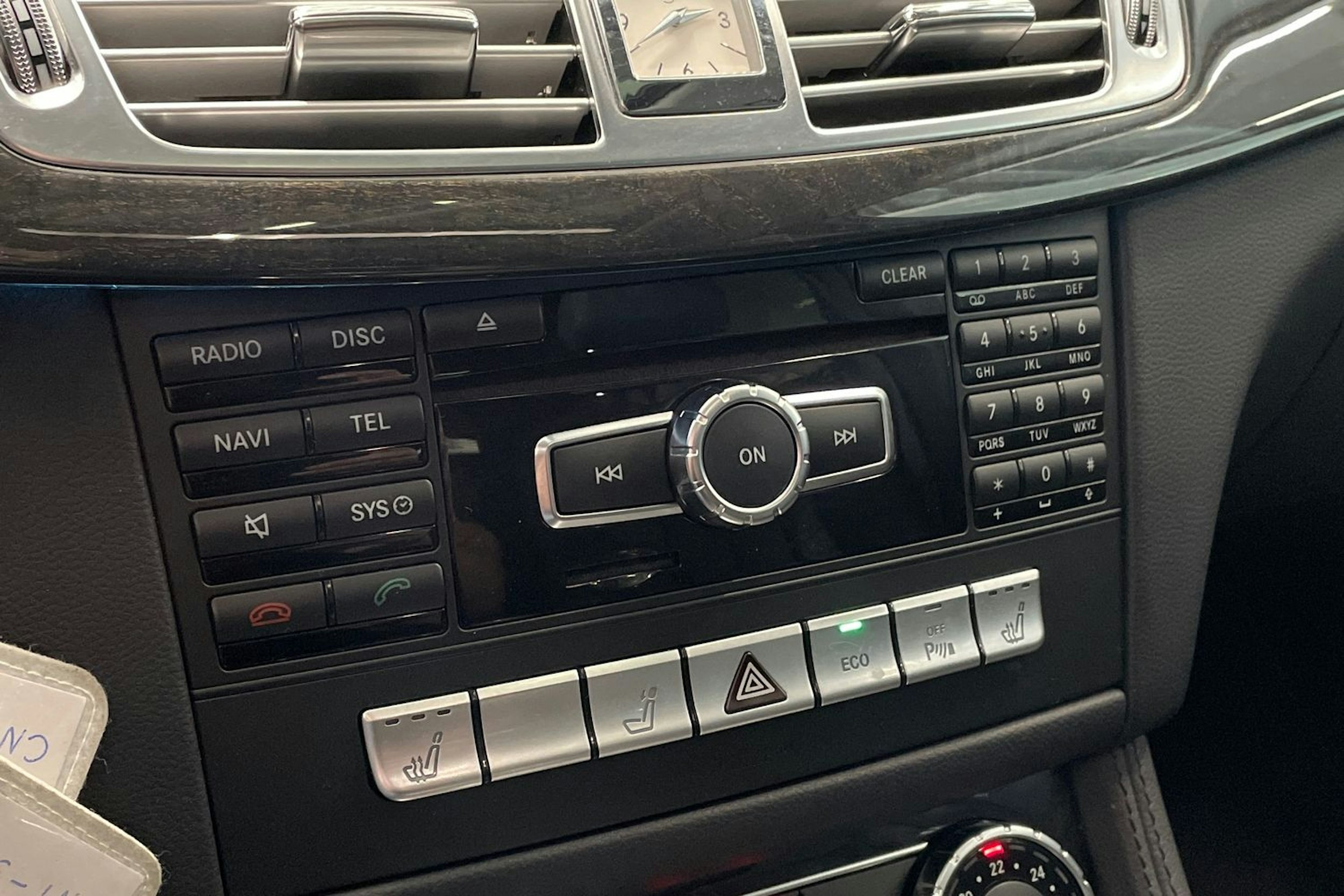 valkoinen Mercedes-Benz CLS 2013 kuva 18.