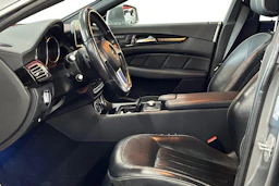 Harmaa Mercedes-Benz CLS 2013 kuva 6.