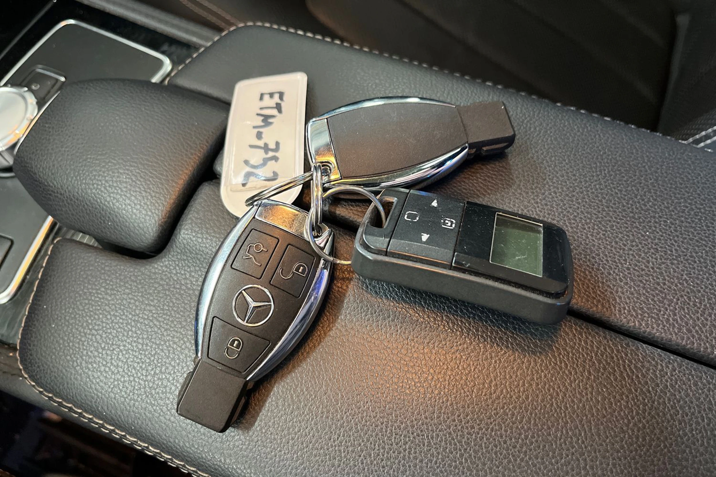 Harmaa Mercedes-Benz CLS 2013 kuva 26.