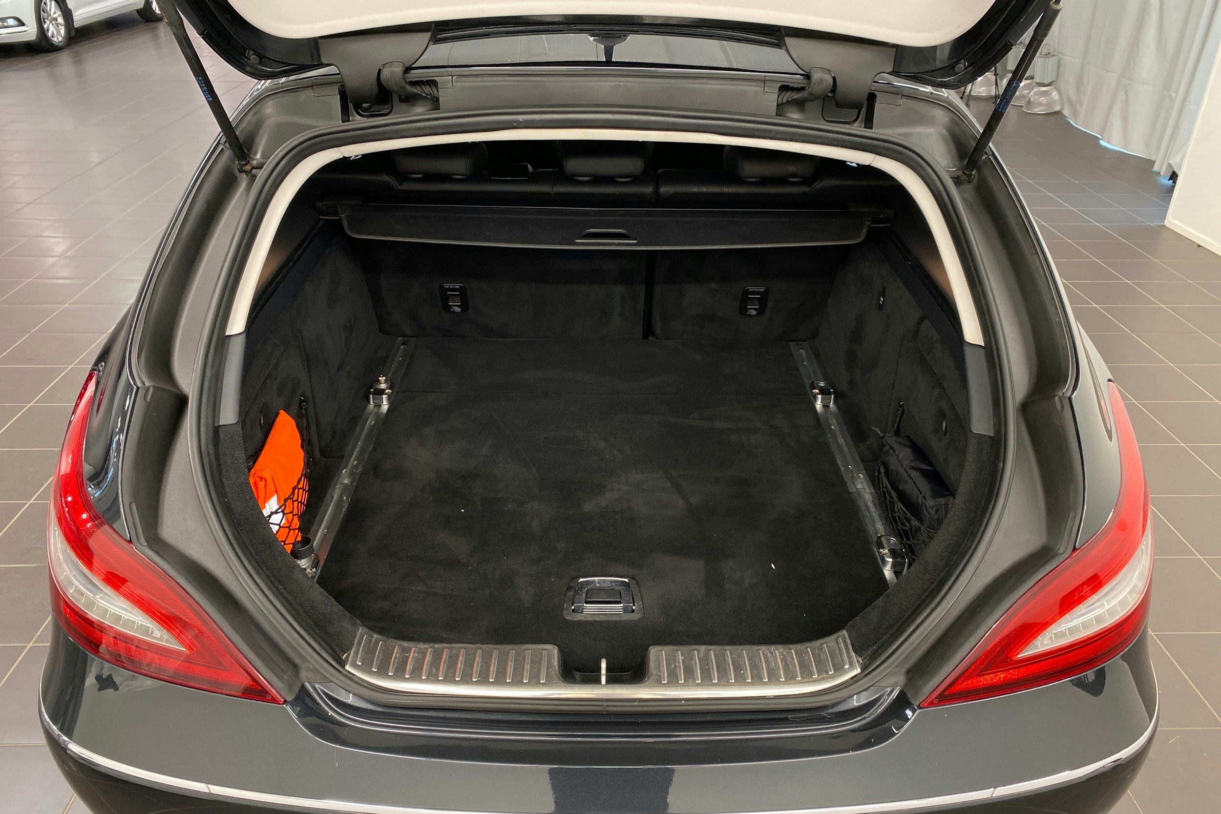 musta Mercedes-Benz CLS 2014 kuva 25.