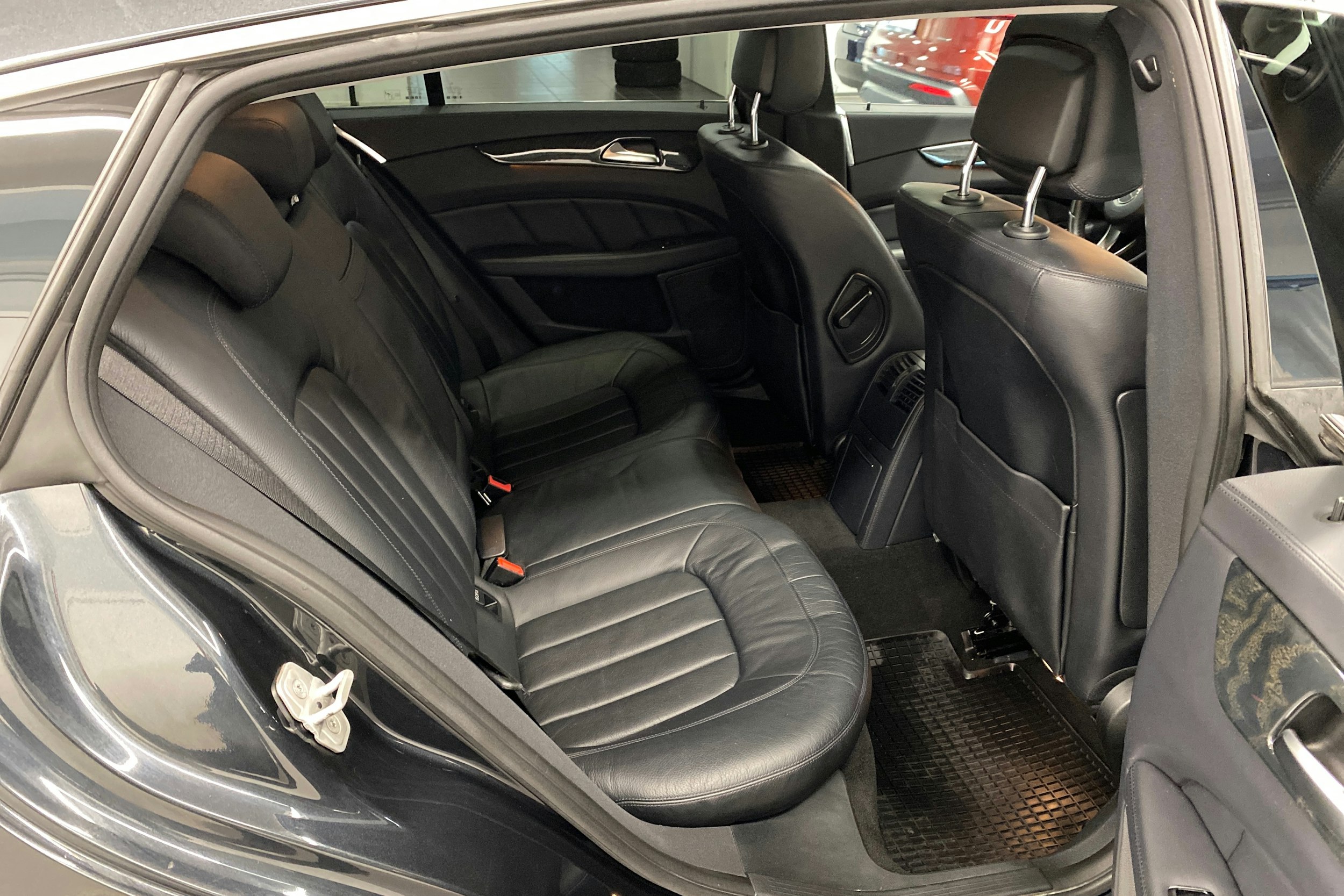 musta Mercedes-Benz CLS 2014 kuva 27.