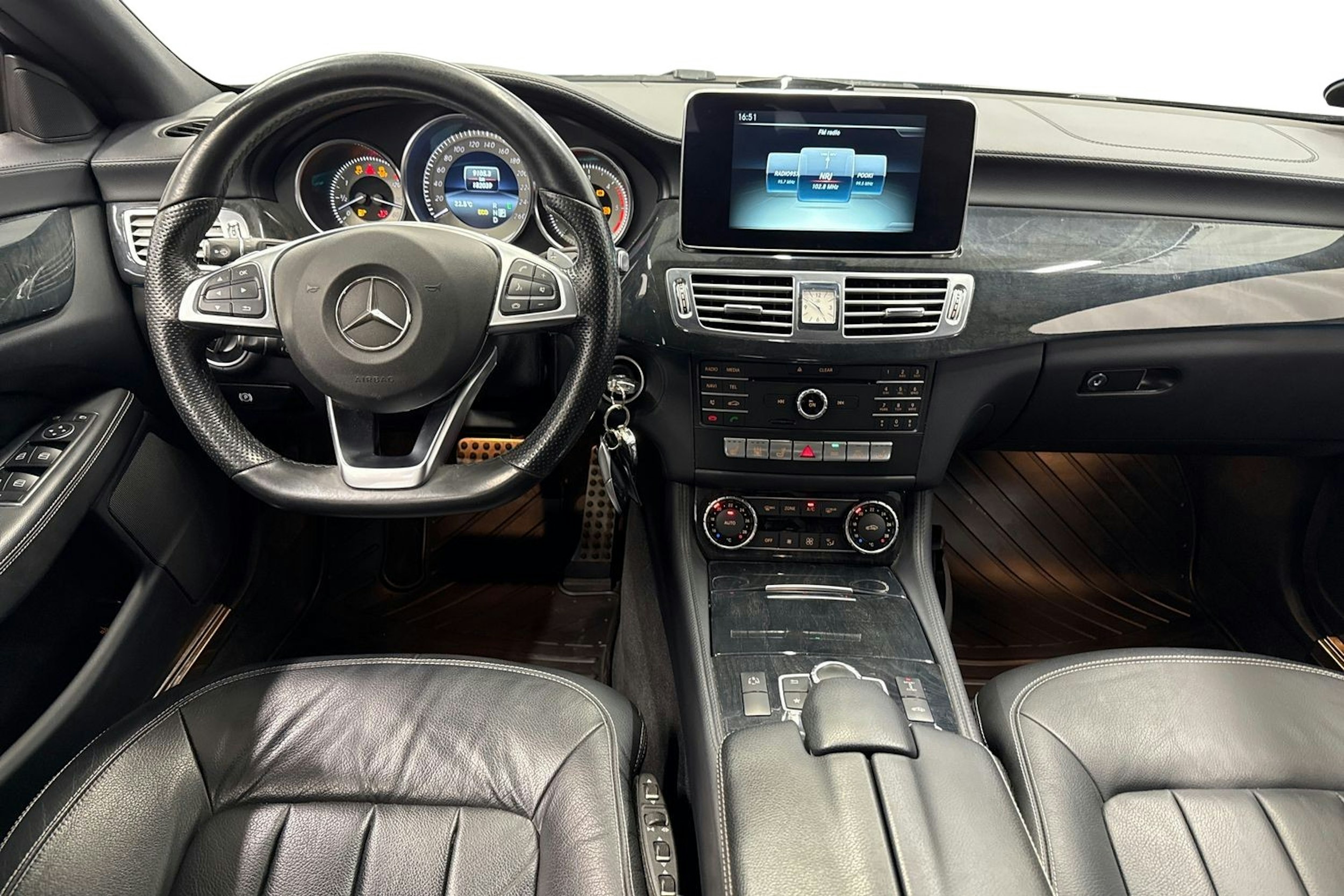 musta Mercedes-Benz CLS 2016 kuva 9.