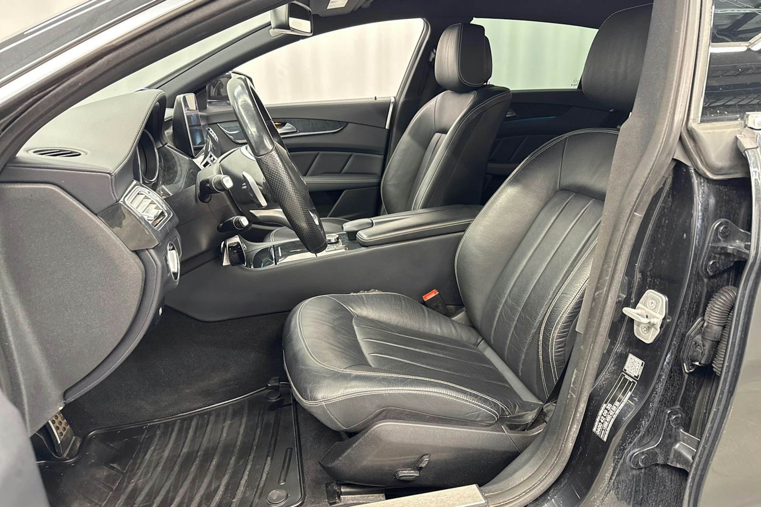 musta Mercedes-Benz CLS 2016 kuva 14.