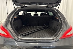 musta Mercedes-Benz CLS 2016 kuva 15.