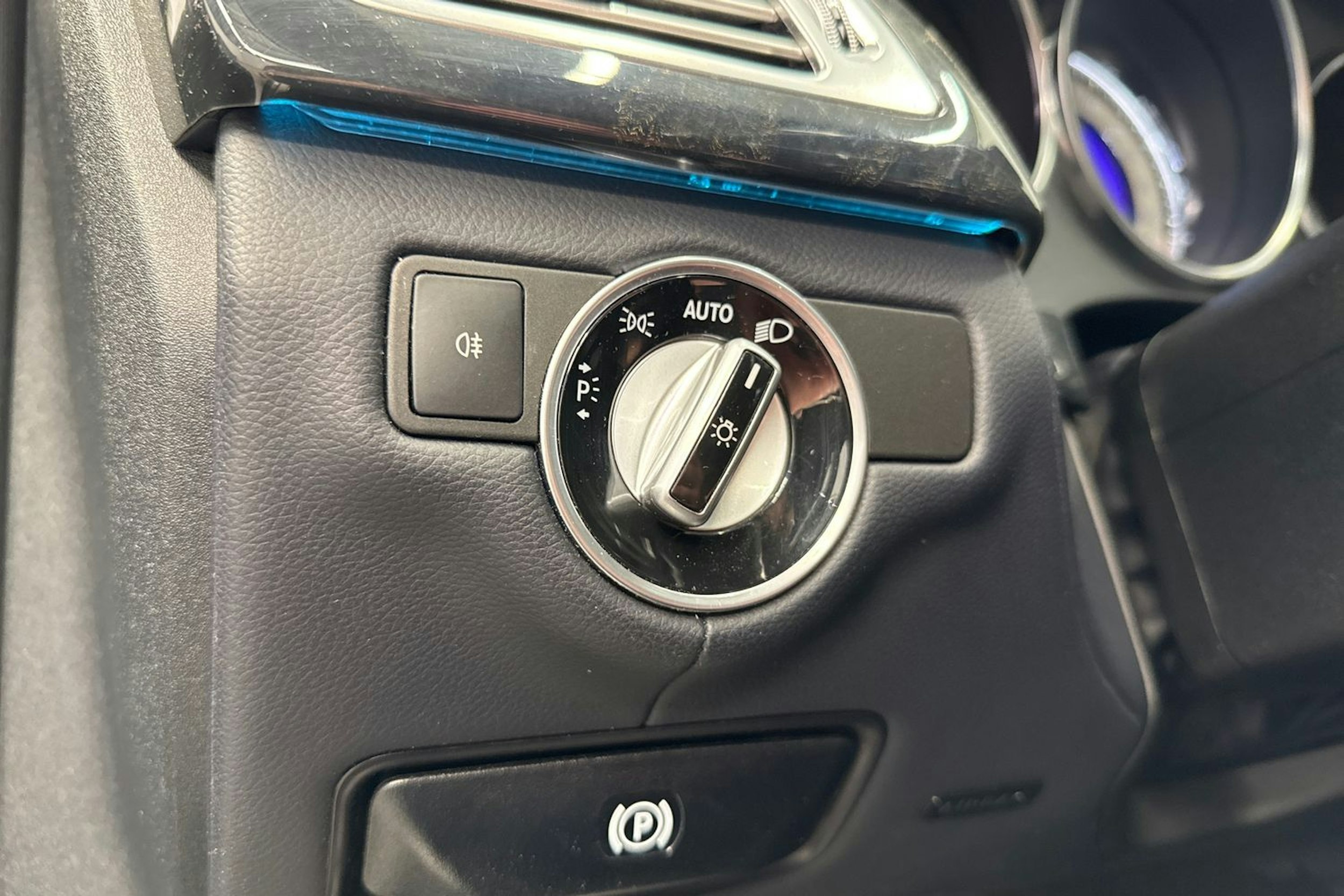 musta Mercedes-Benz CLS 2016 kuva 18.