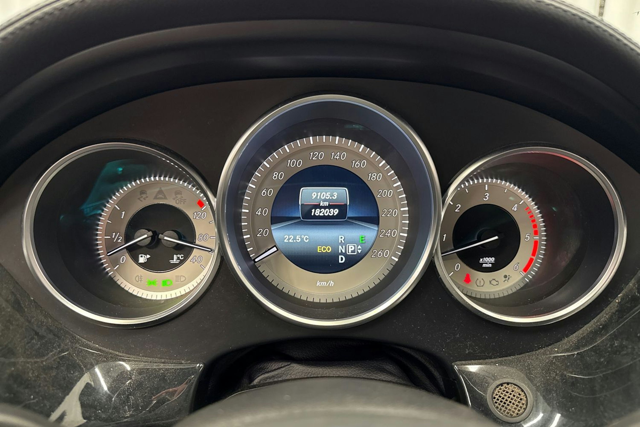 musta Mercedes-Benz CLS 2016 kuva 19.