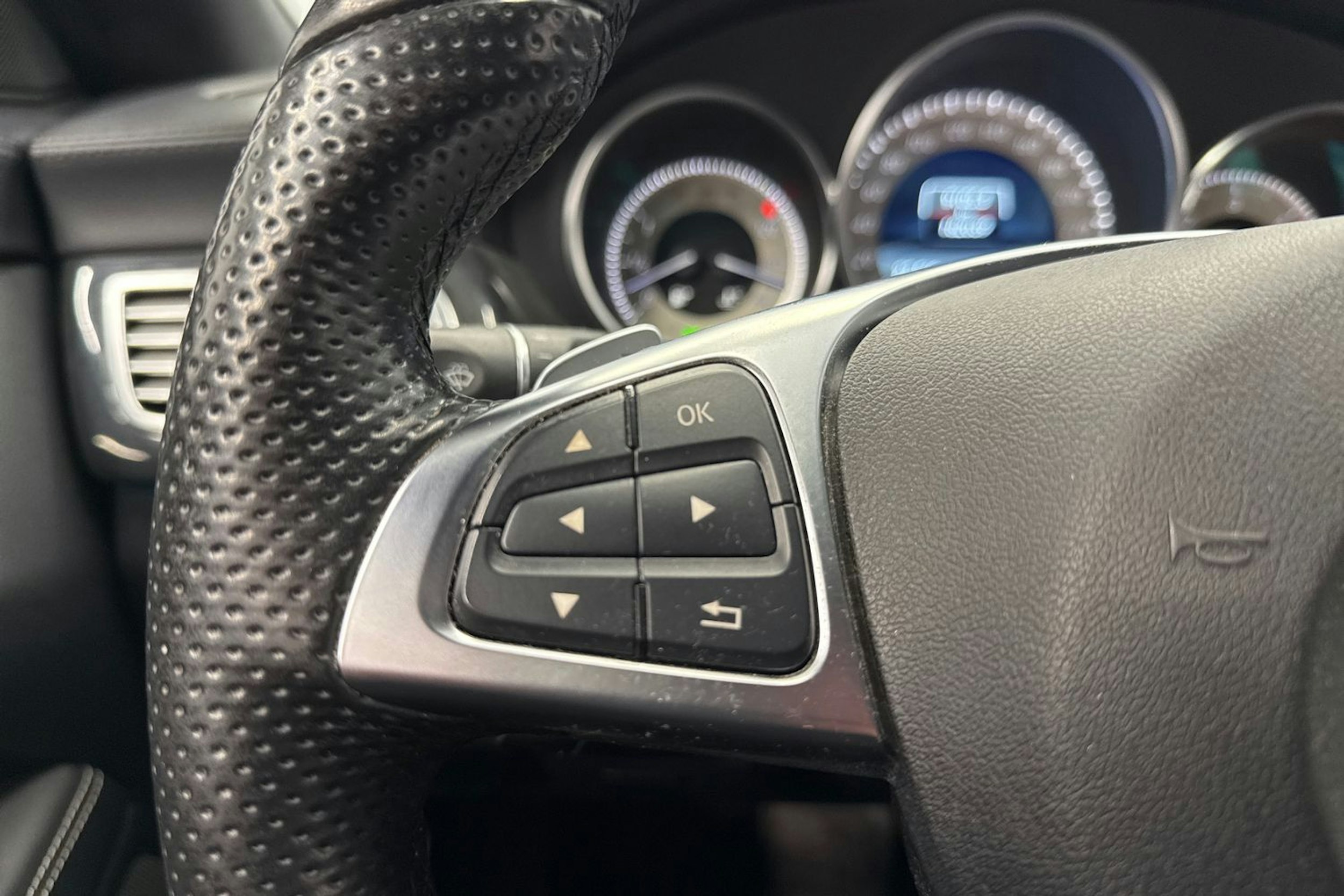musta Mercedes-Benz CLS 2016 kuva 21.