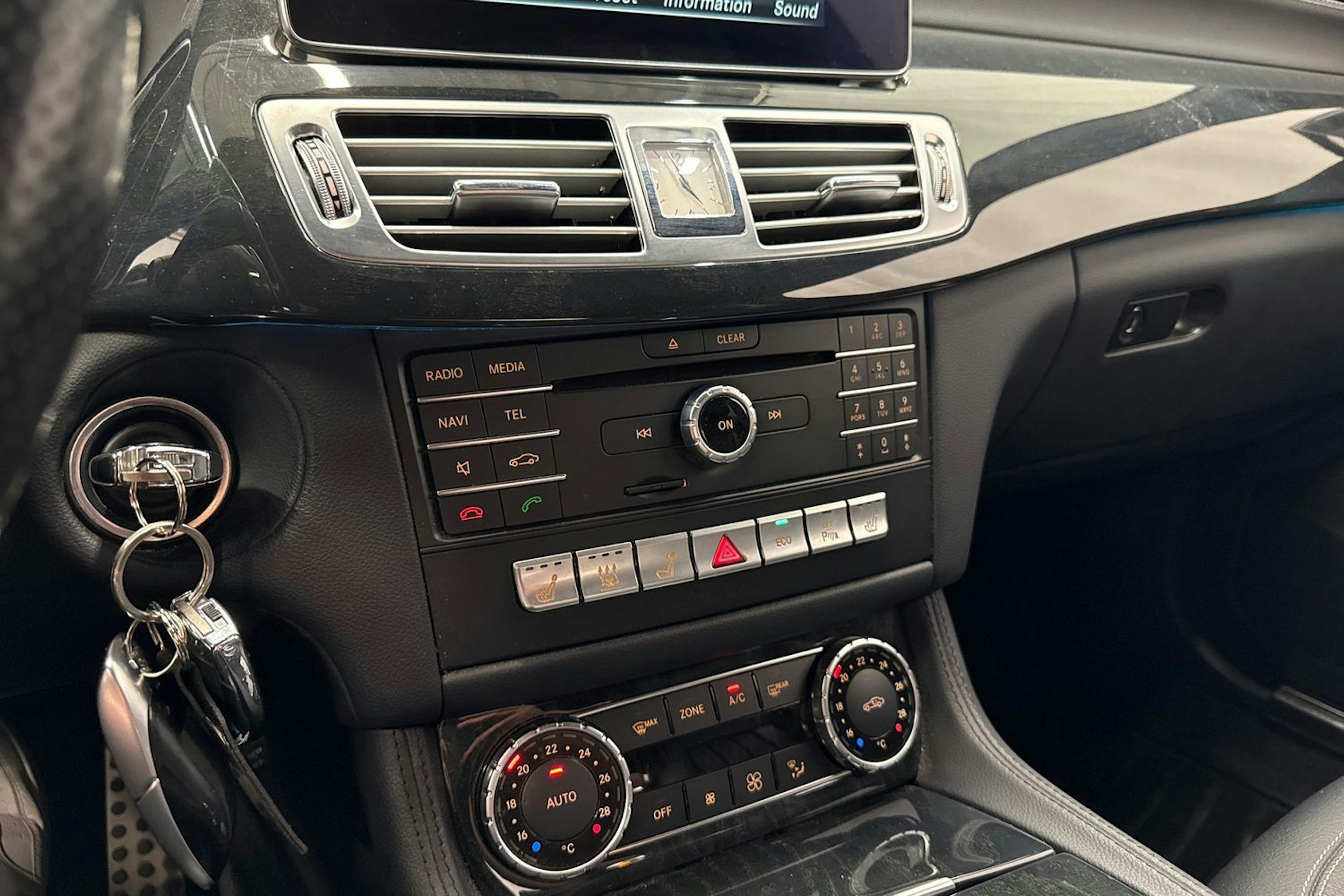 musta Mercedes-Benz CLS 2016 kuva 26.