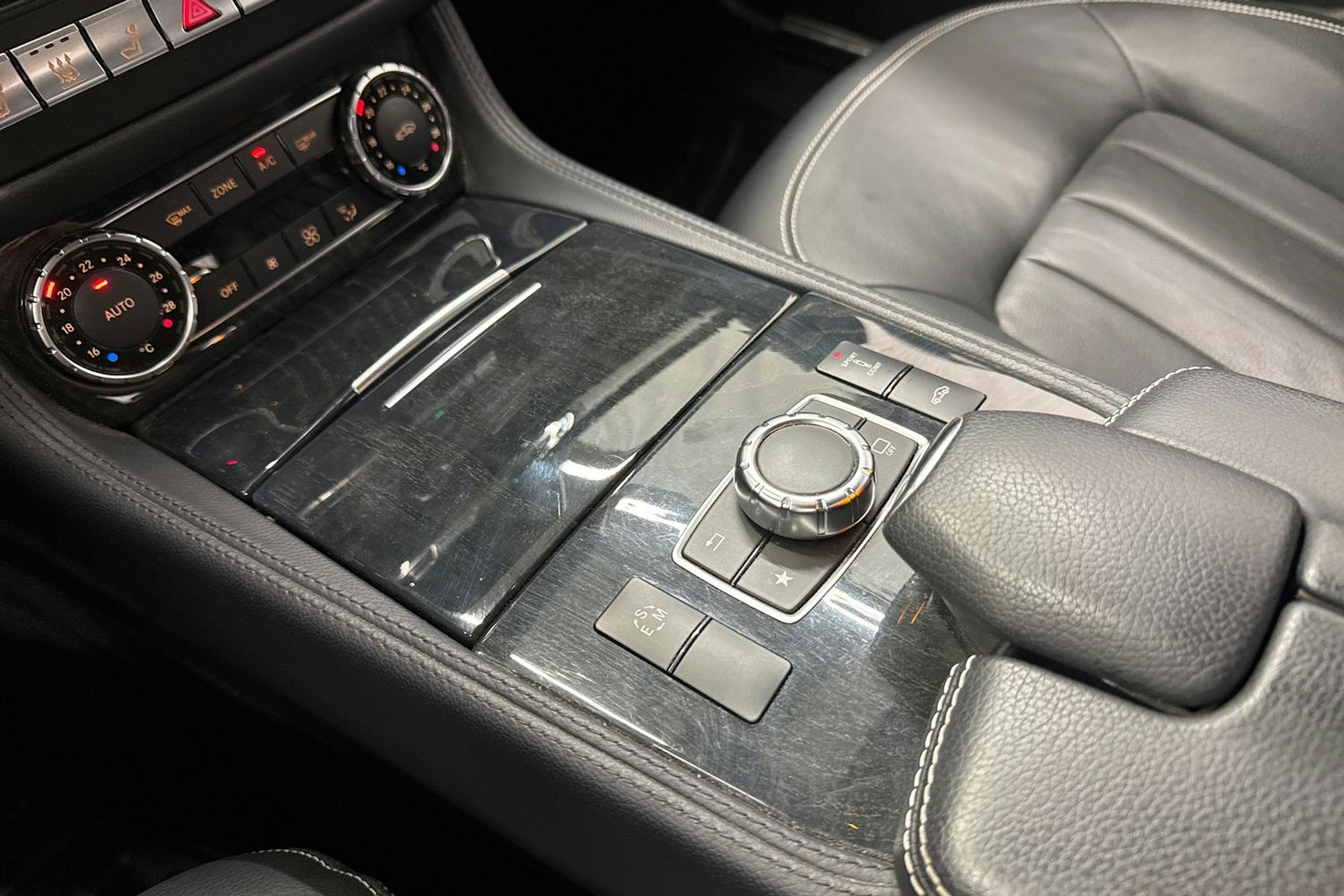 musta Mercedes-Benz CLS 2016 kuva 27.