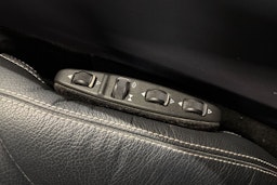 musta Mercedes-Benz CLS 2016 kuva 28.