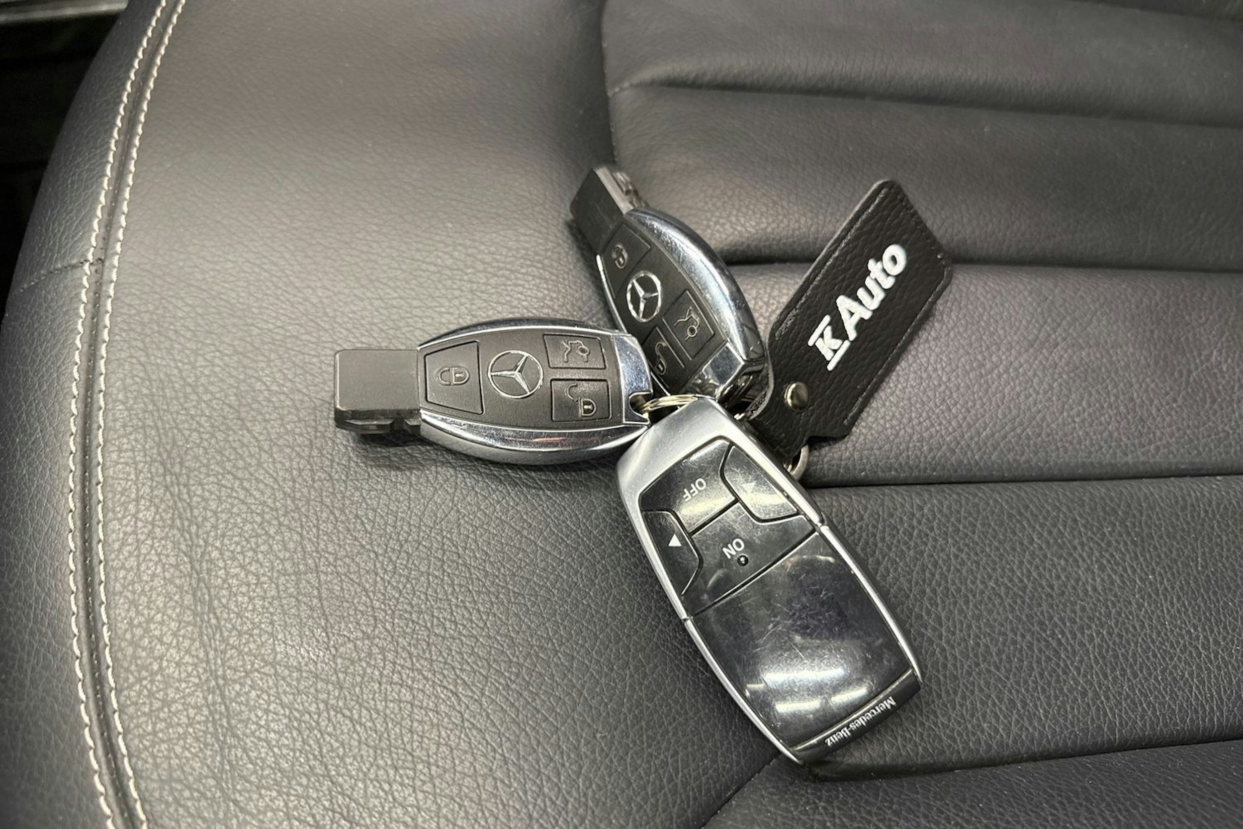 musta Mercedes-Benz CLS 2016 kuva 29.