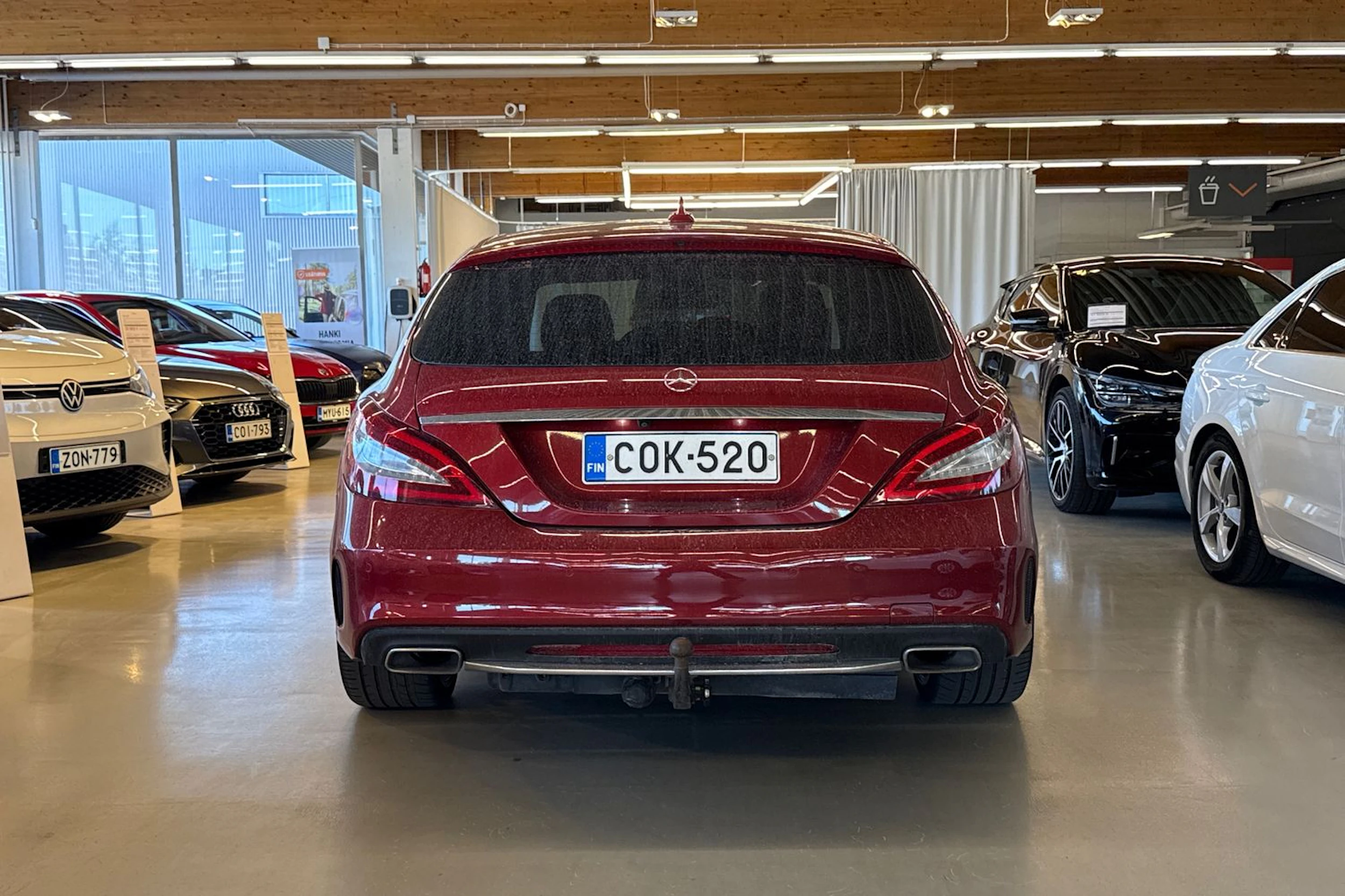 punainen Mercedes-Benz CLS 2017 kuva 4.
