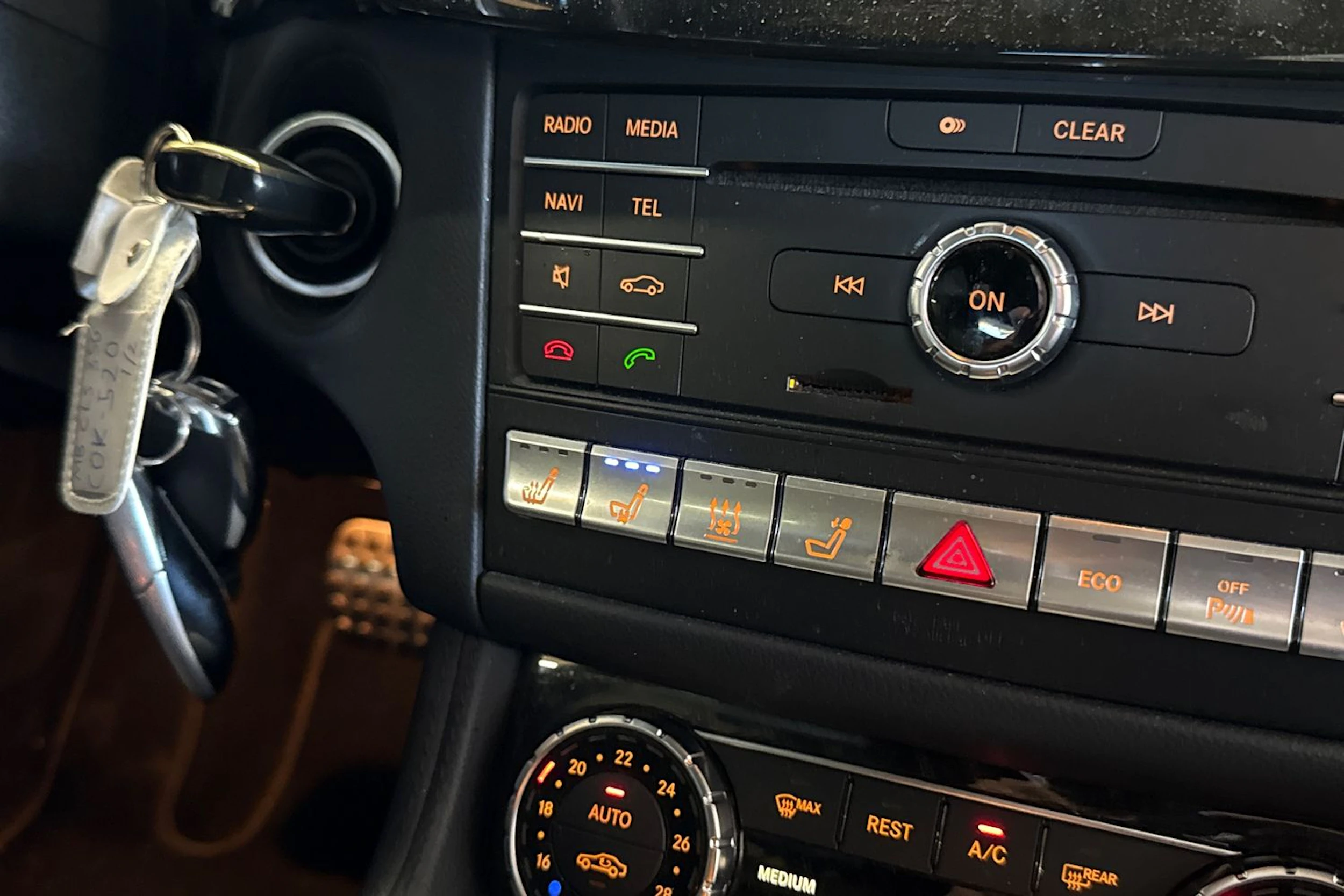 punainen Mercedes-Benz CLS 2017 kuva 8.