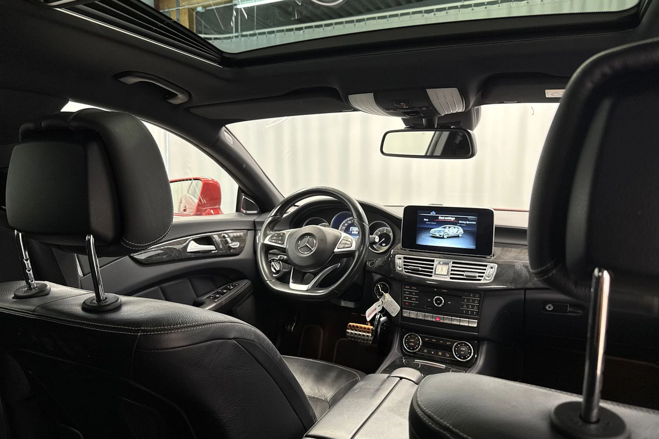 punainen Mercedes-Benz CLS 2017 kuva 12.