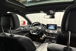 punainen Mercedes-Benz CLS 2017 kuva 12.
