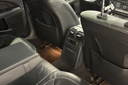 punainen Mercedes-Benz CLS 2017 kuva 13.