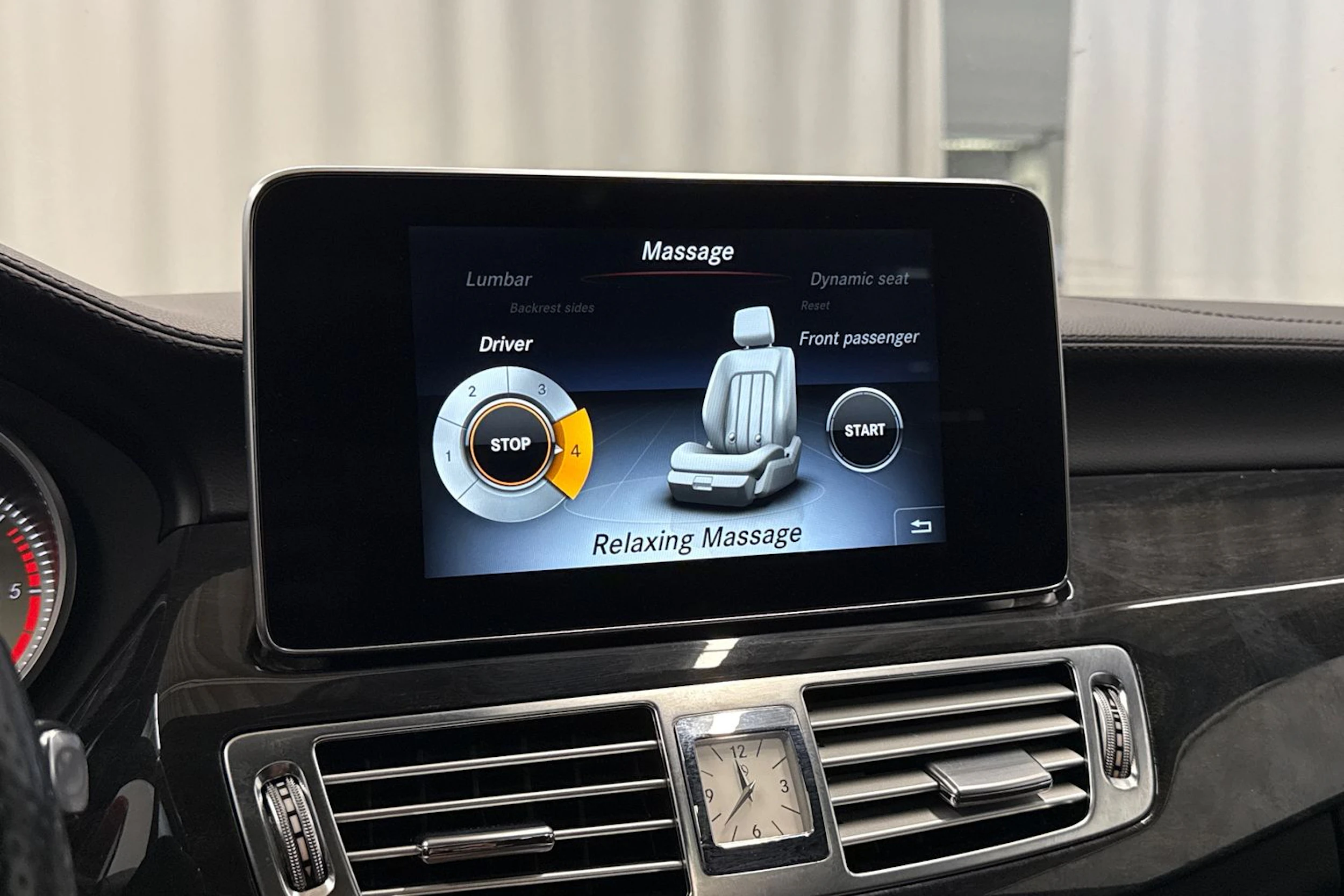 punainen Mercedes-Benz CLS 2017 kuva 17.