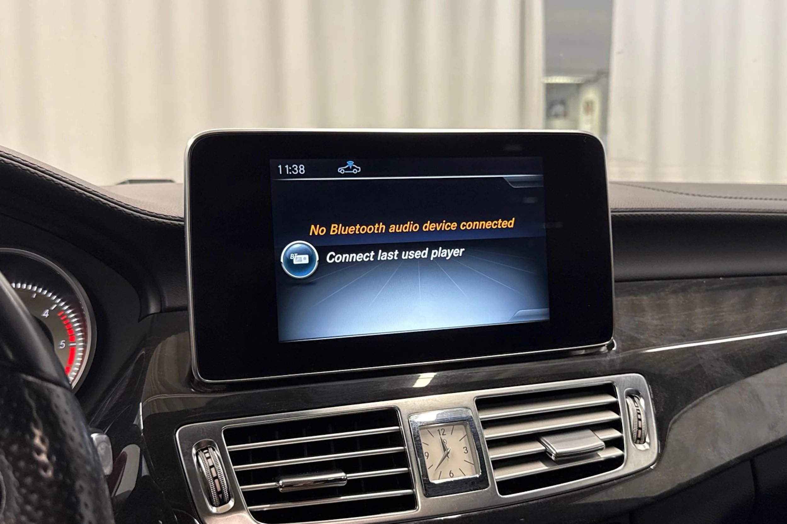 punainen Mercedes-Benz CLS 2017 kuva 18.