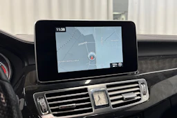 punainen Mercedes-Benz CLS 2017 kuva 19.